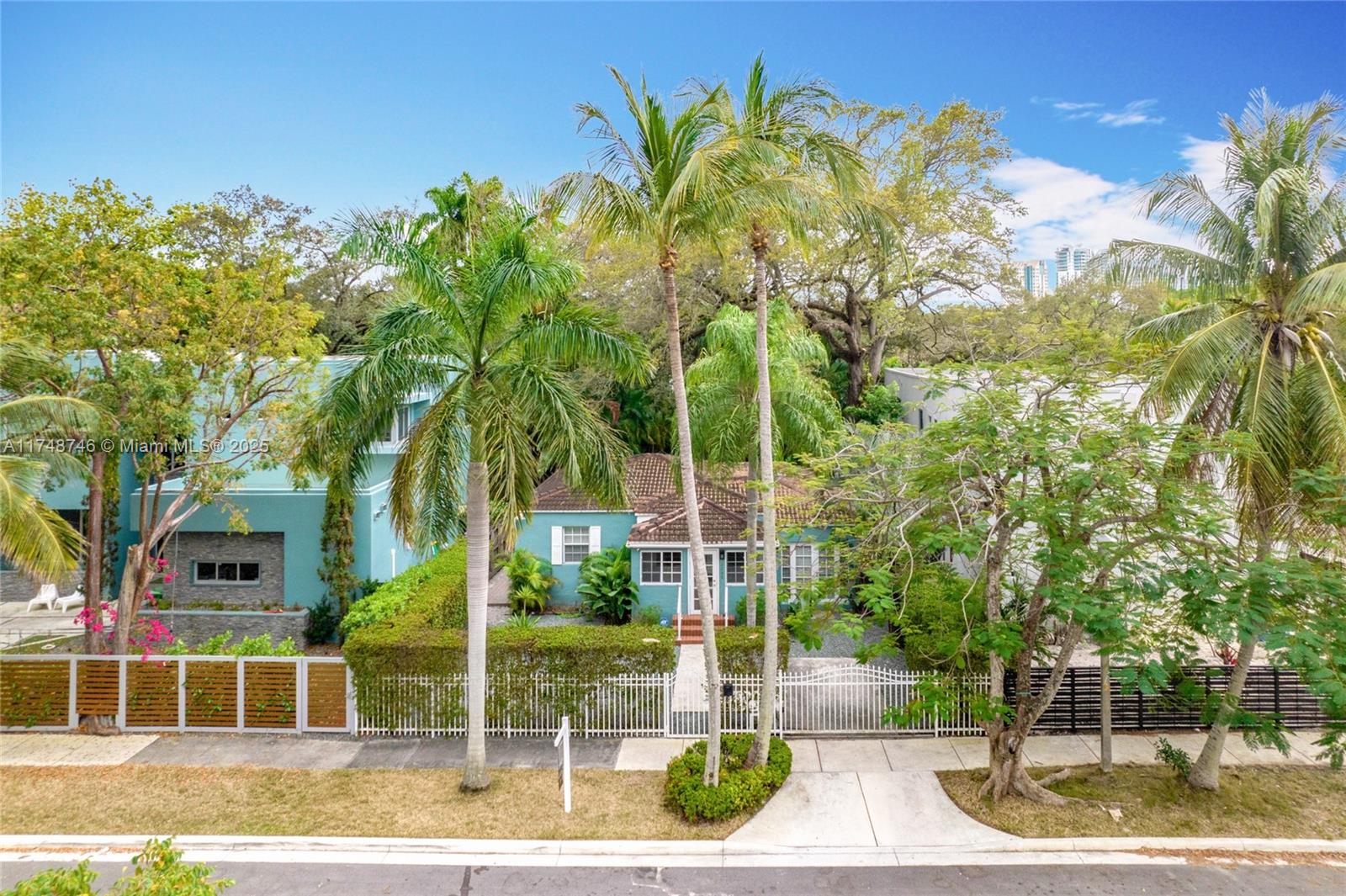 2288 Tequesta Way
