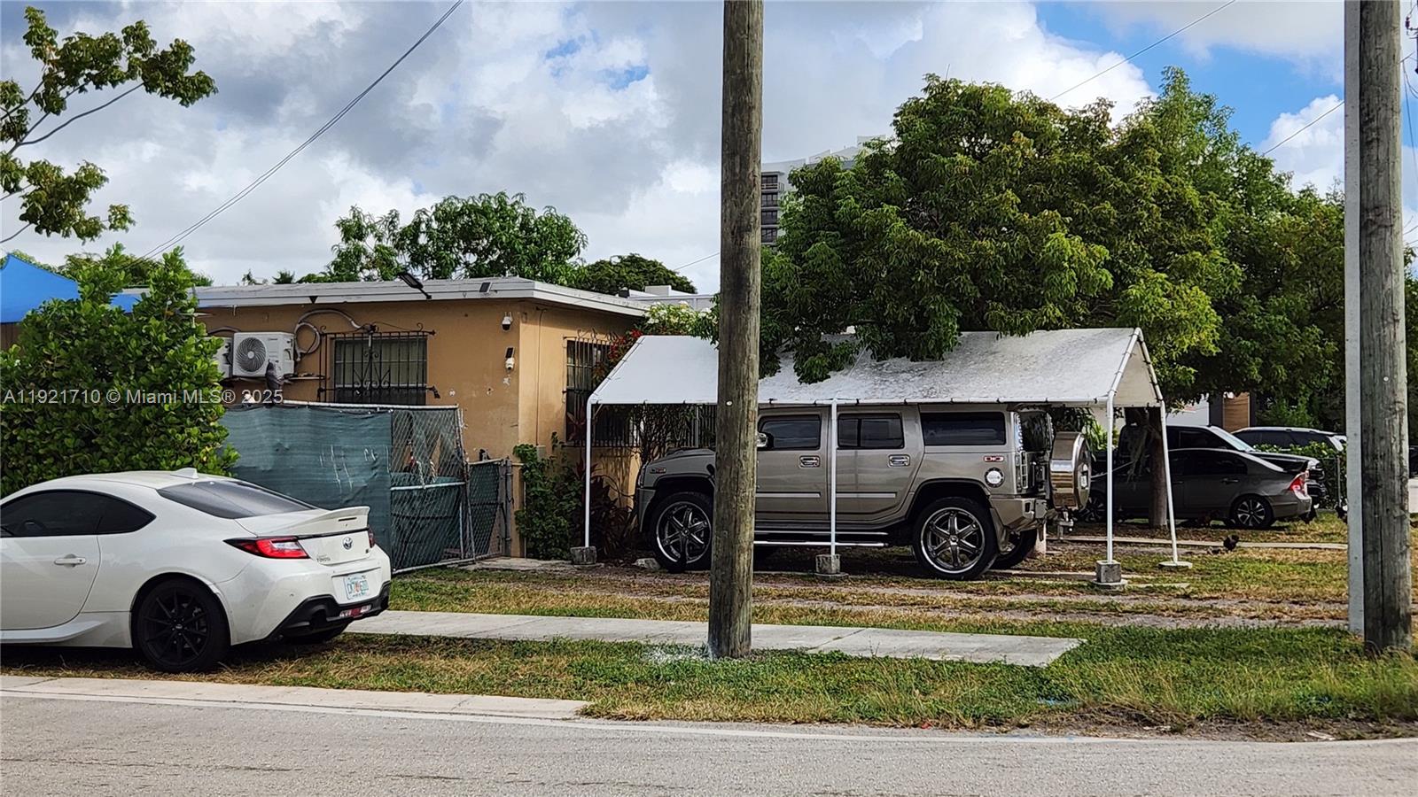 2895 SW 23rd Ter