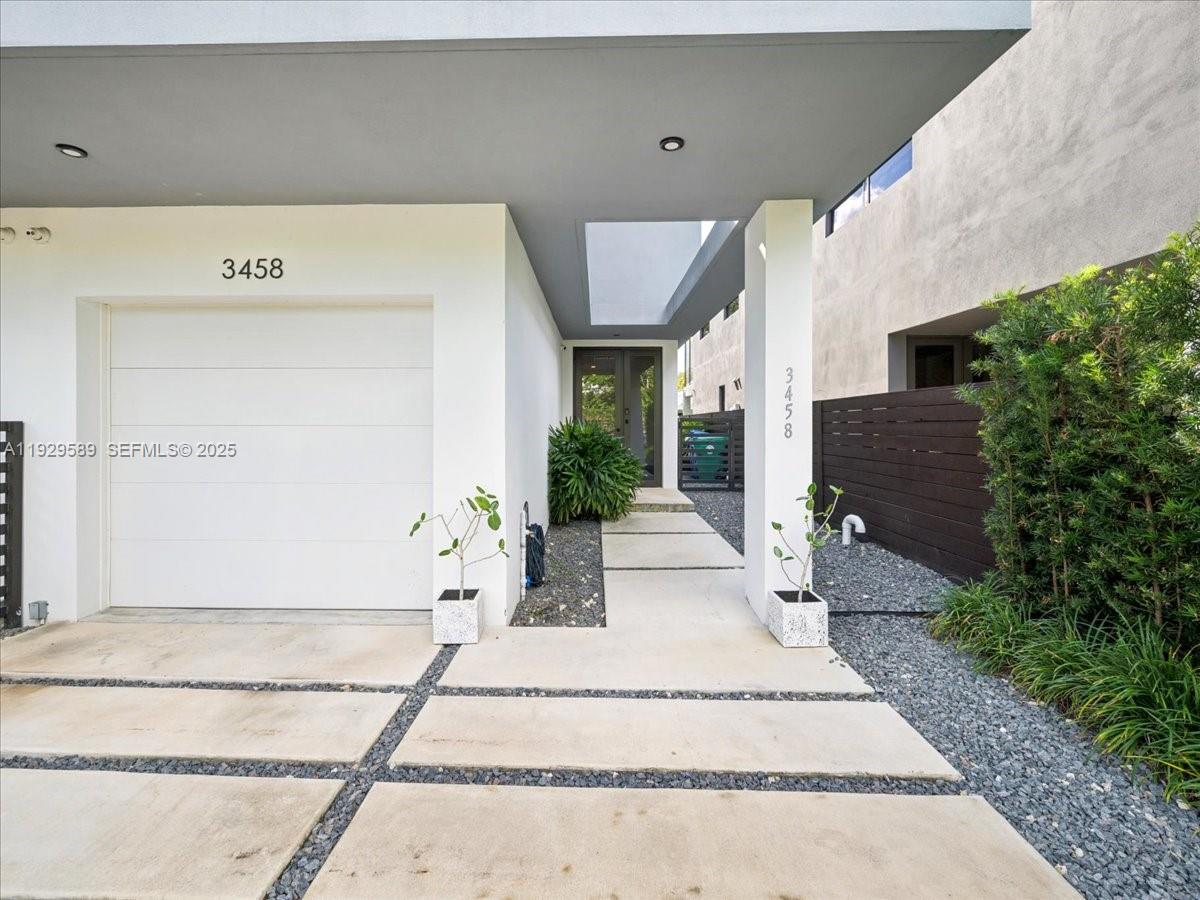 3458 Day Ave