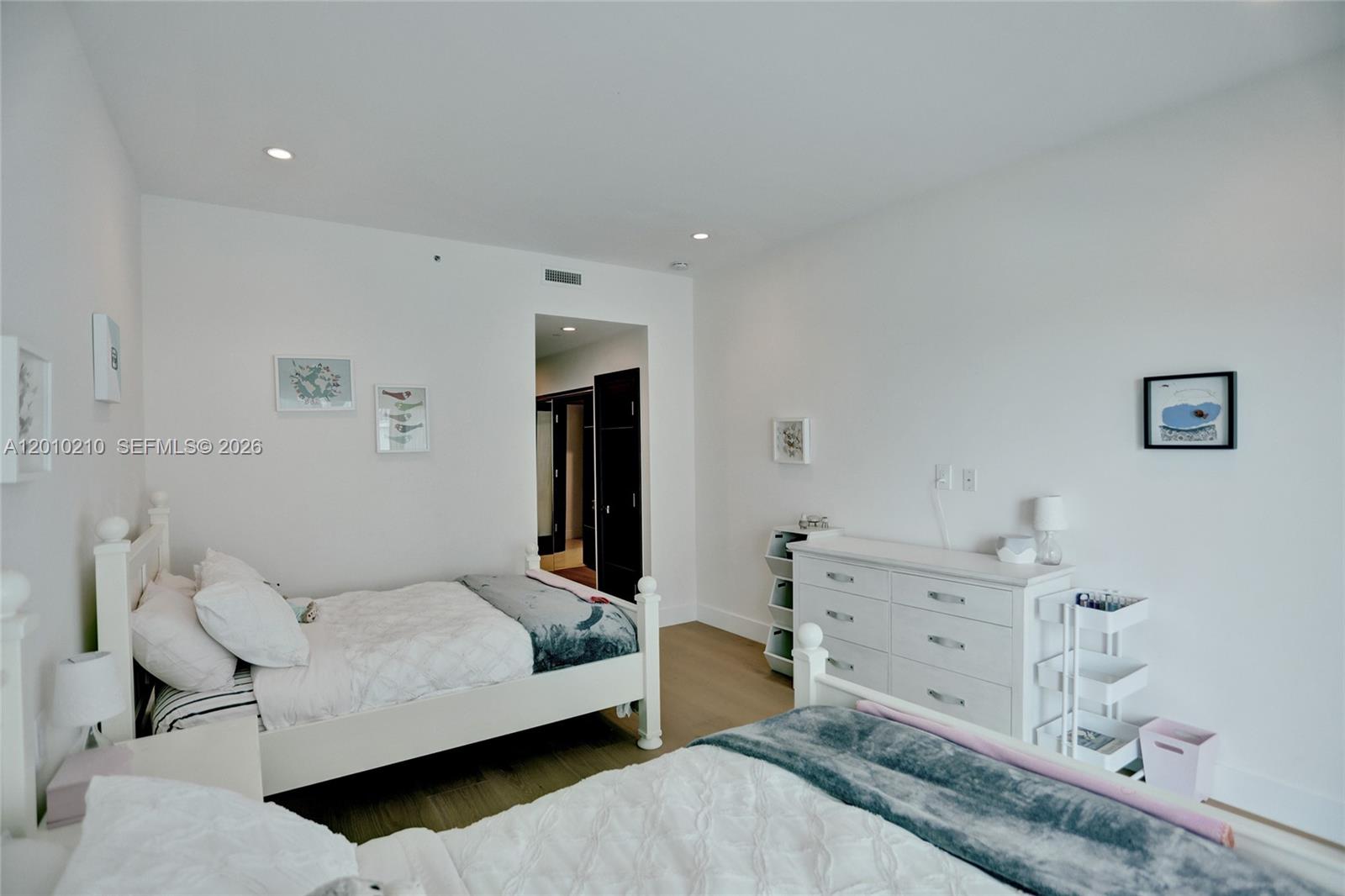 10101 Collins Ave # 4E
