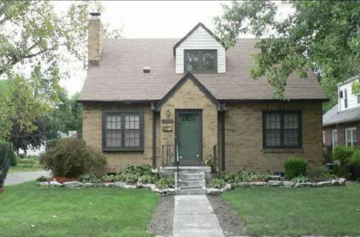 1025 E 60th Street