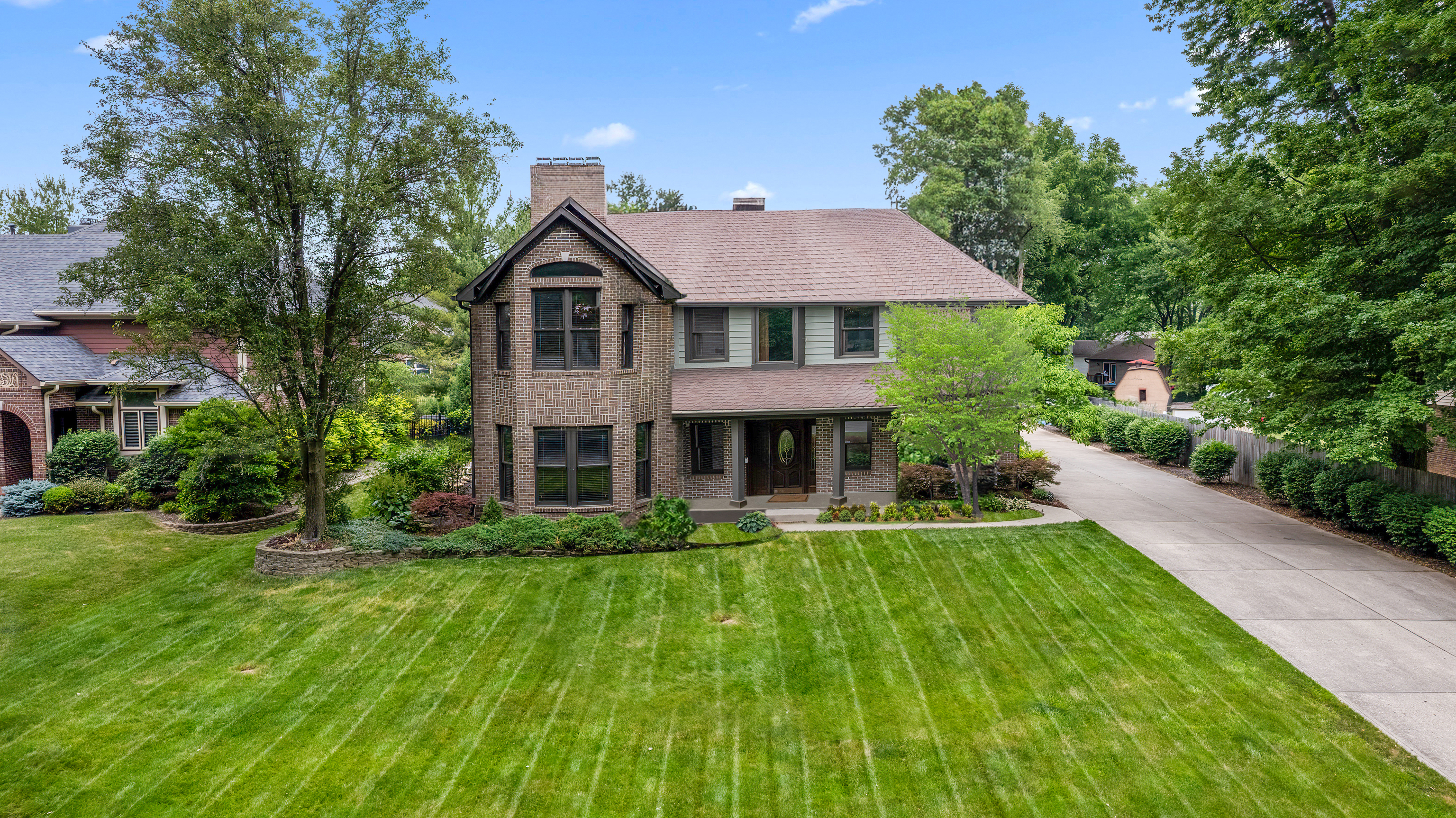 216 E Banta Road