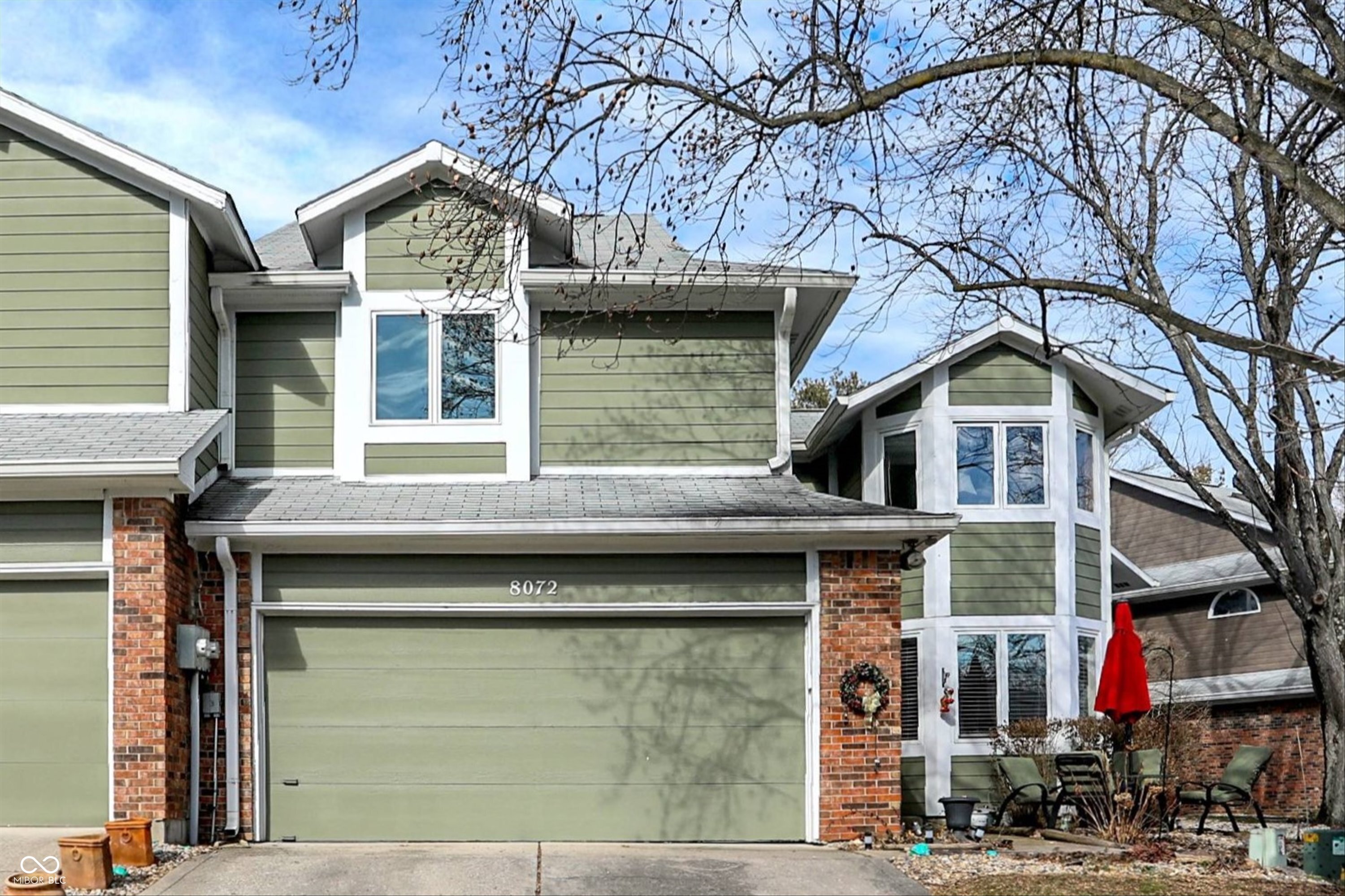 8072 Foxchase Drive