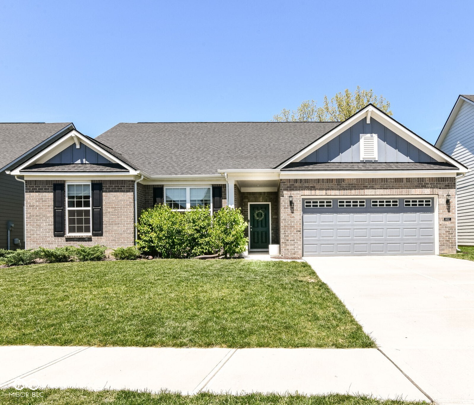 6832 Oakcrest Drive