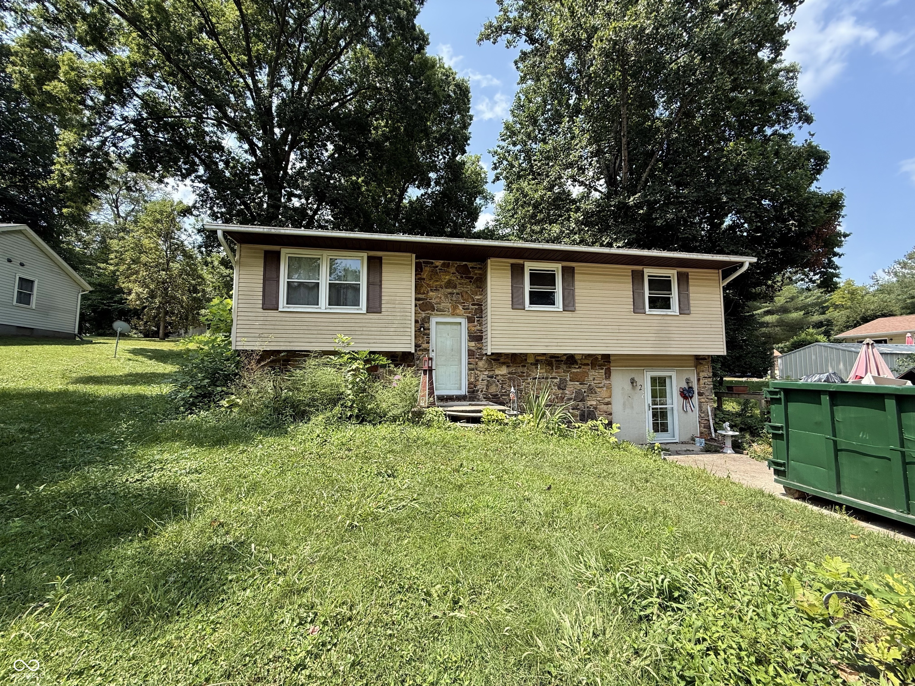 4083 N Brookwood