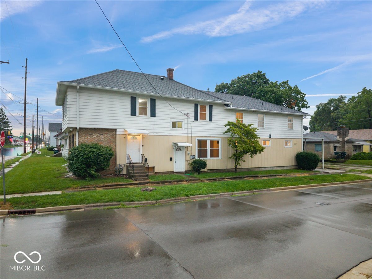 1925 W Jackson