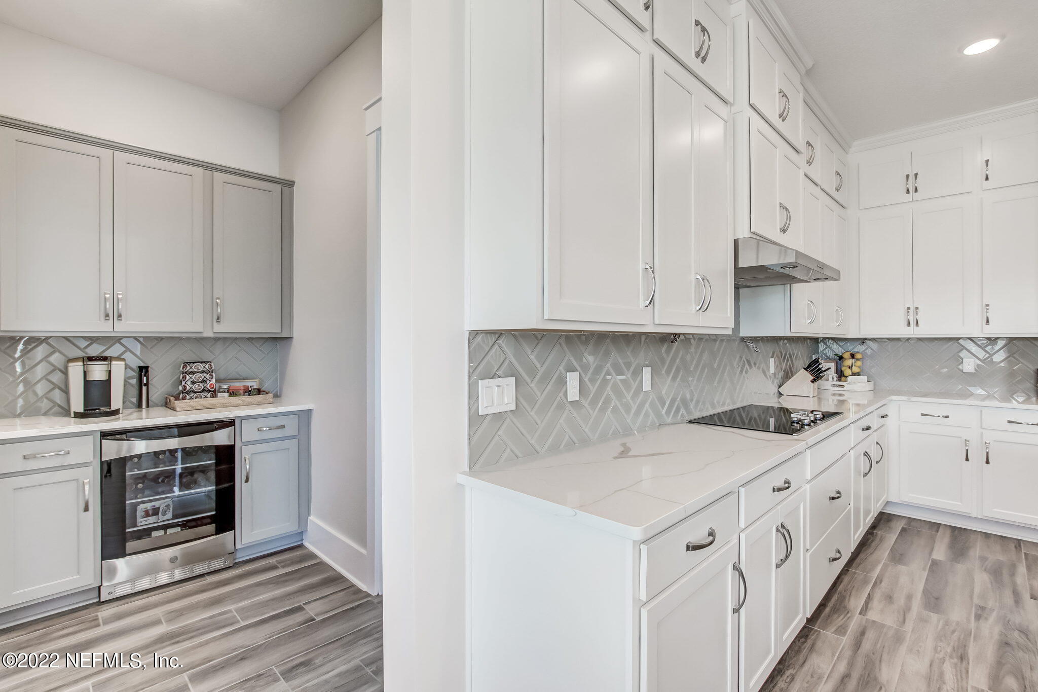 9814 INVENTION LN
