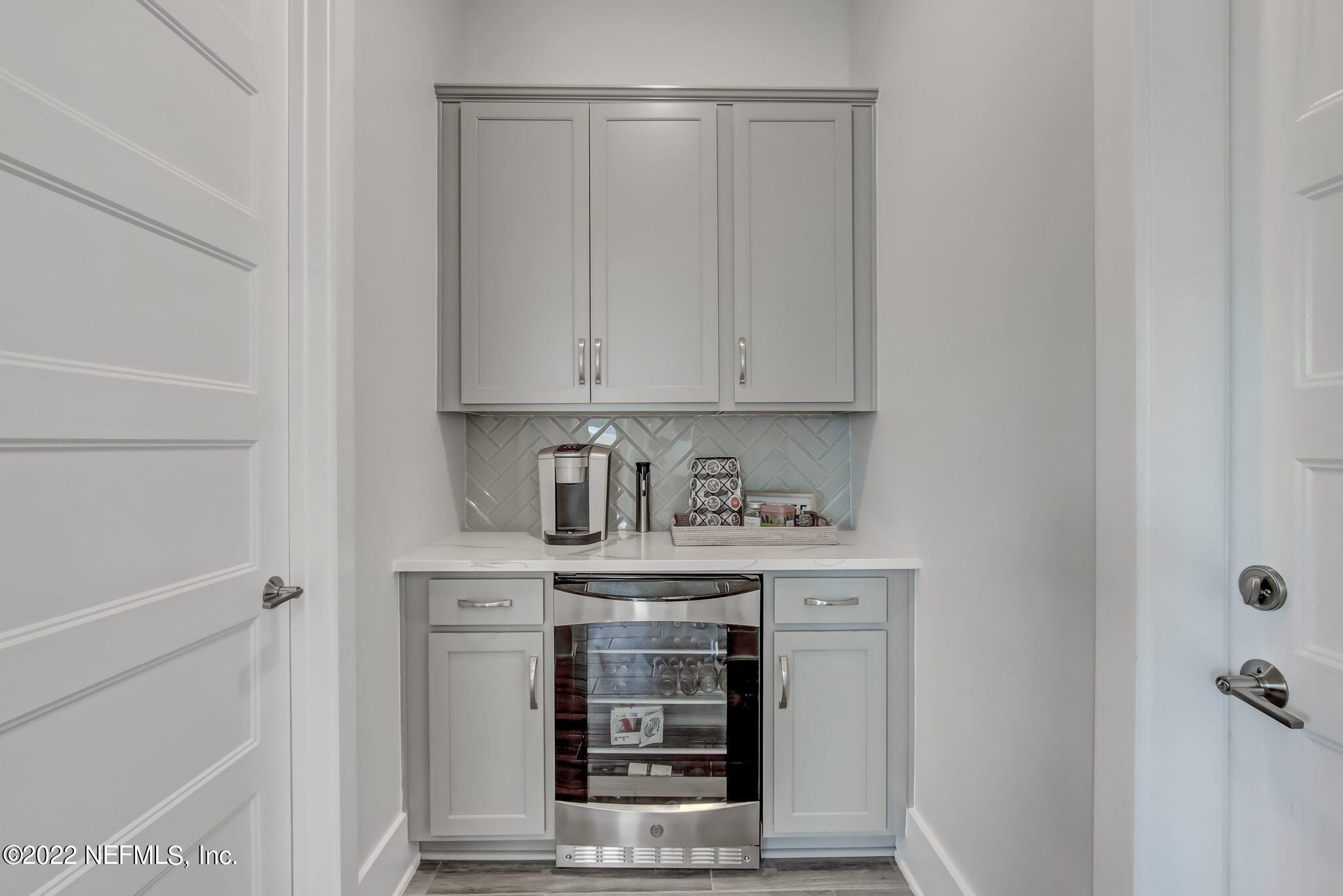 9814 INVENTION LN