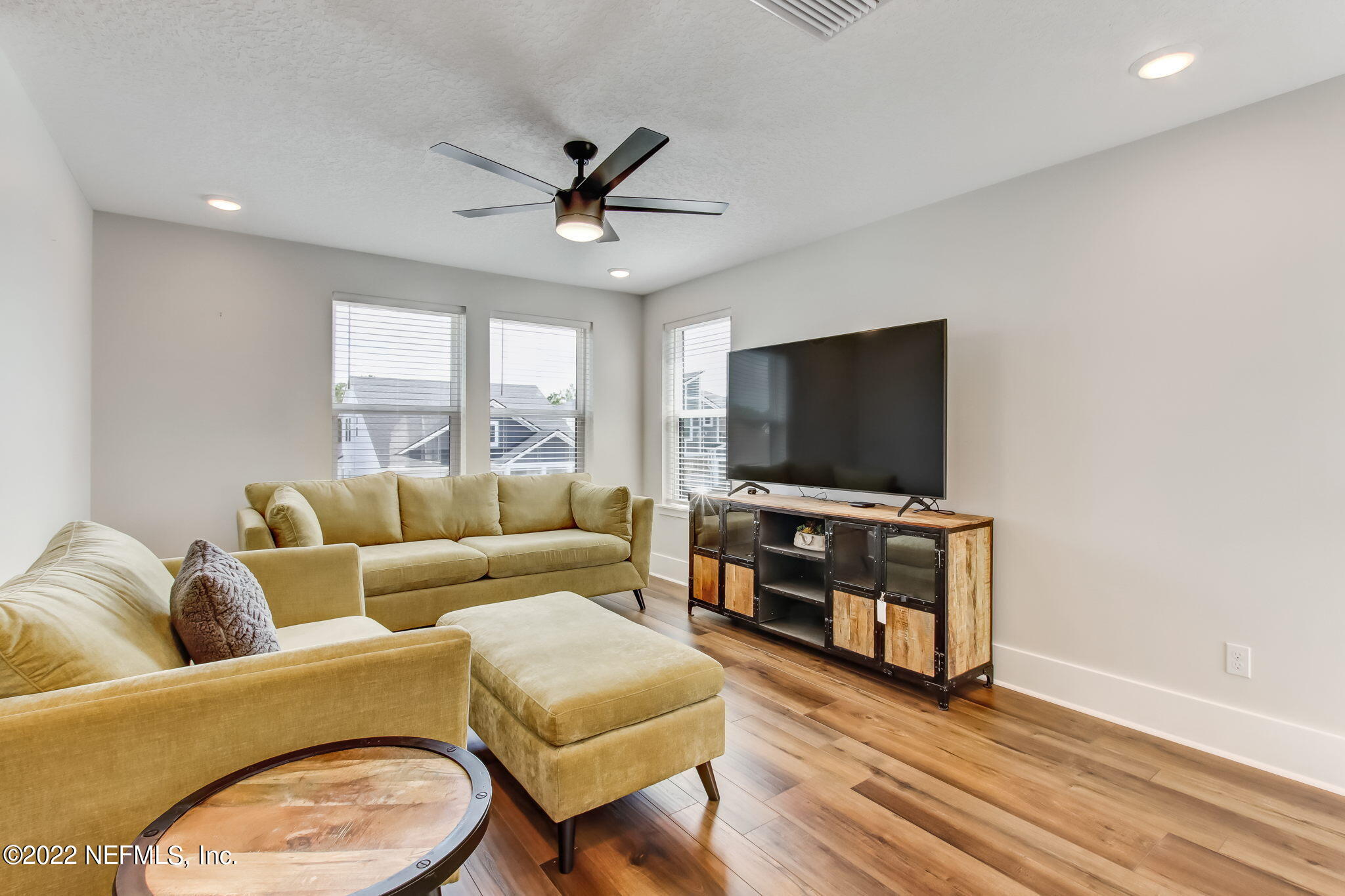 9814 INVENTION LN