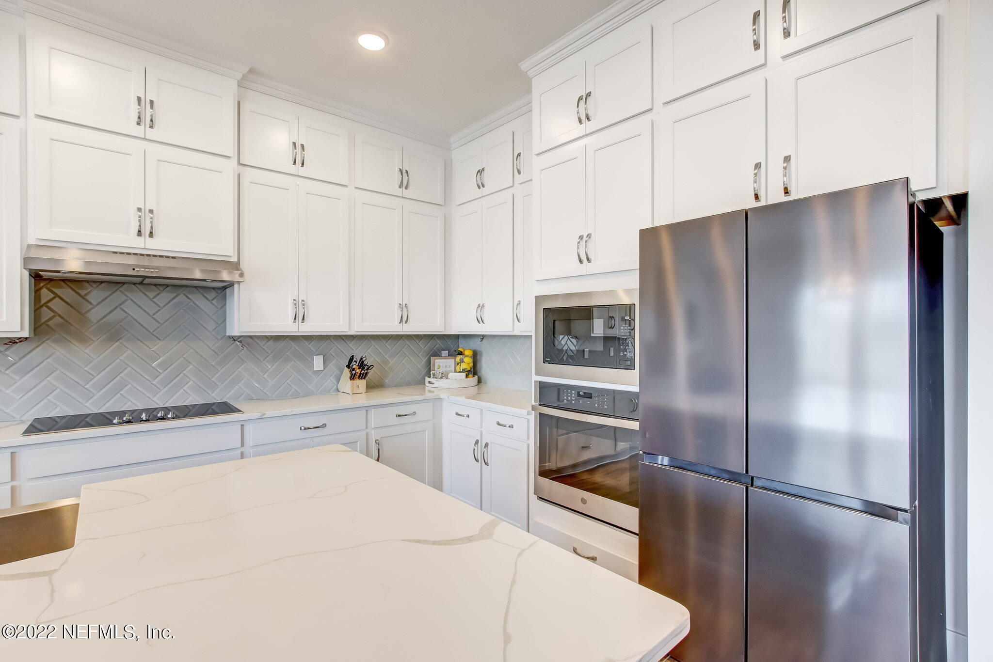 9814 INVENTION LN