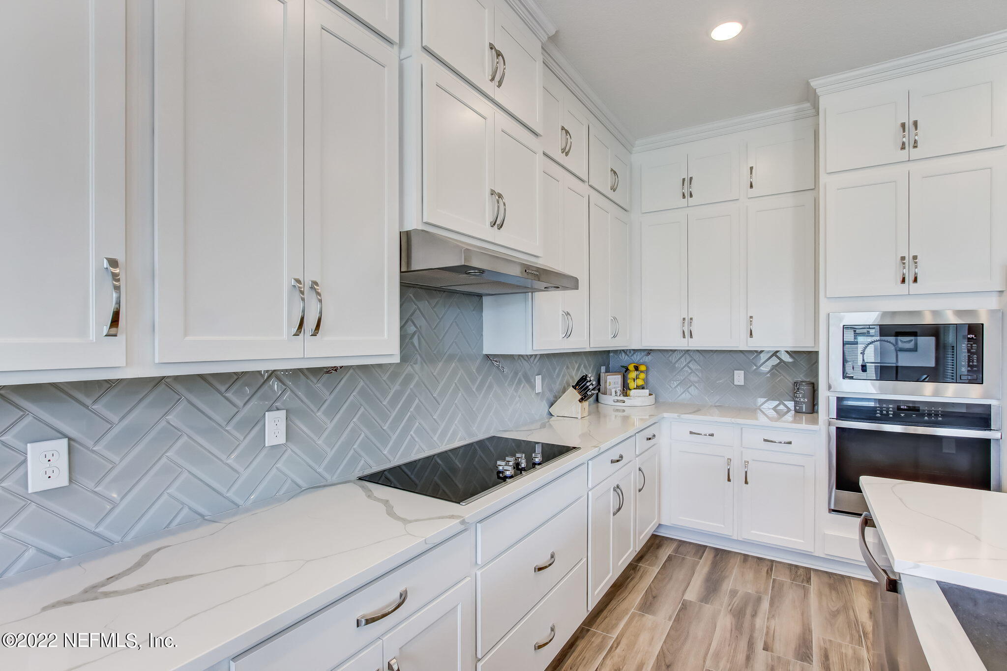 9814 INVENTION LN