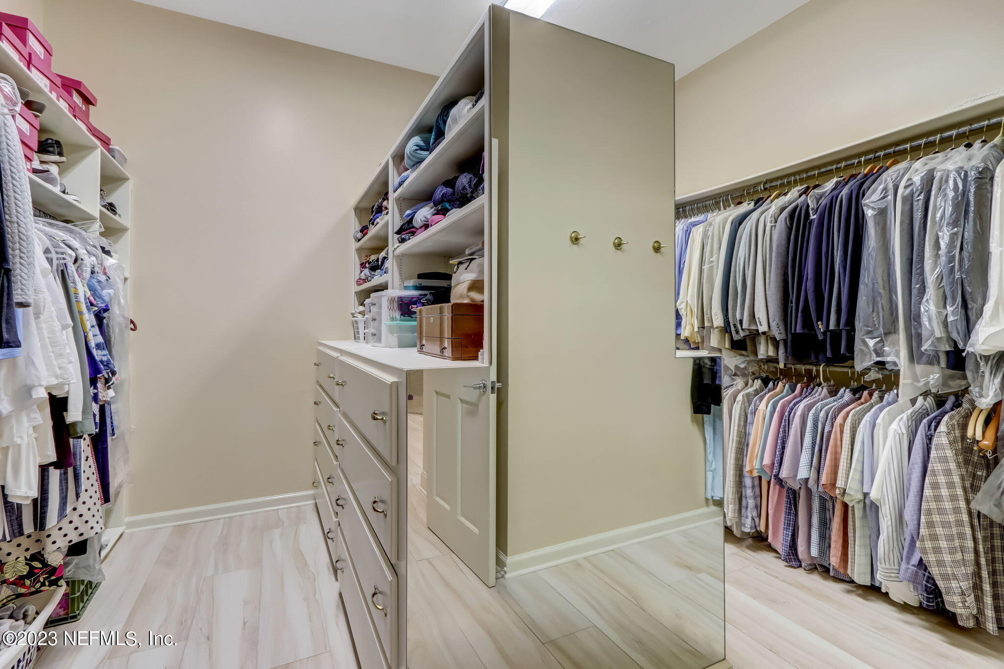 105 TEAL POINTE LN