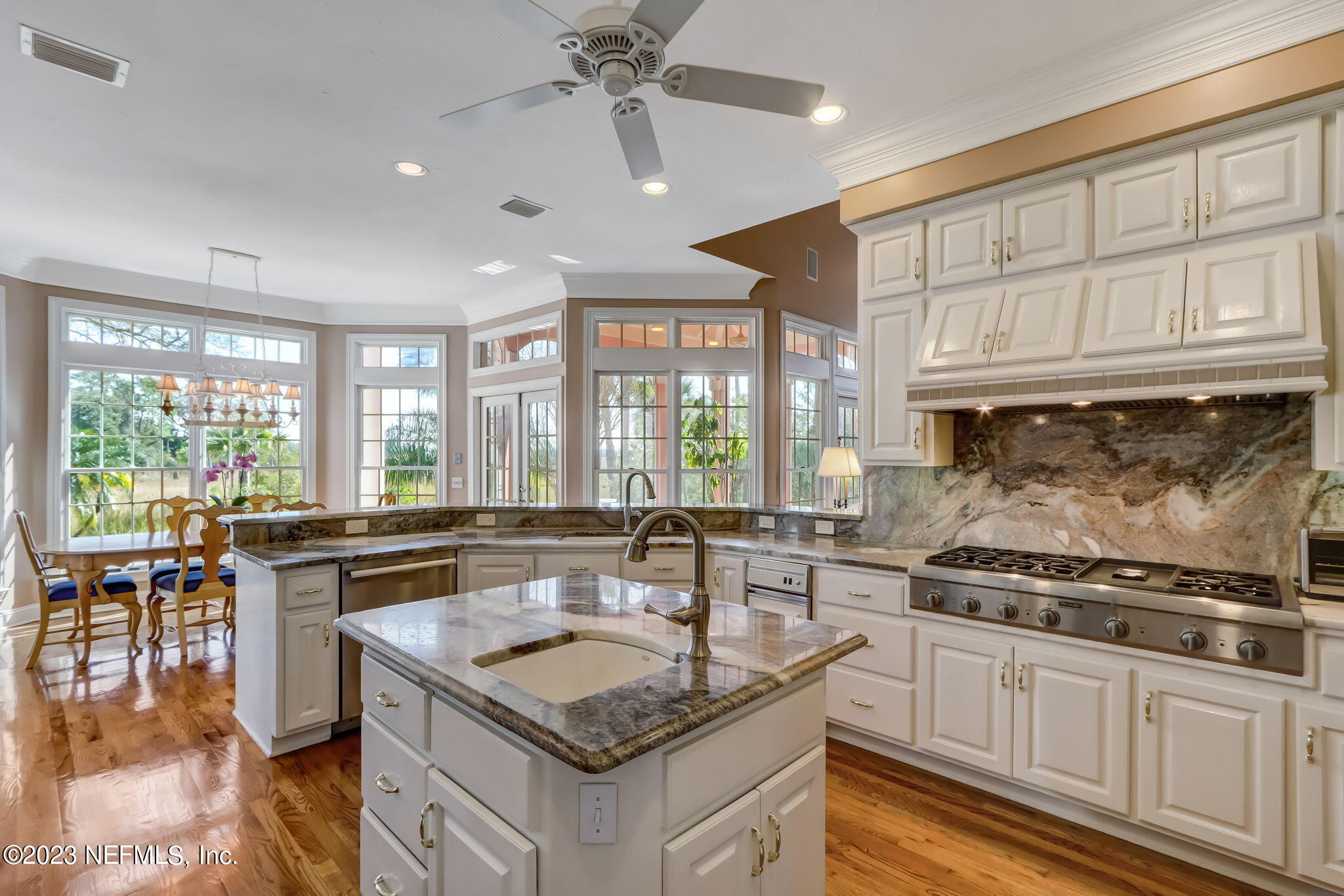 105 TEAL POINTE LN
