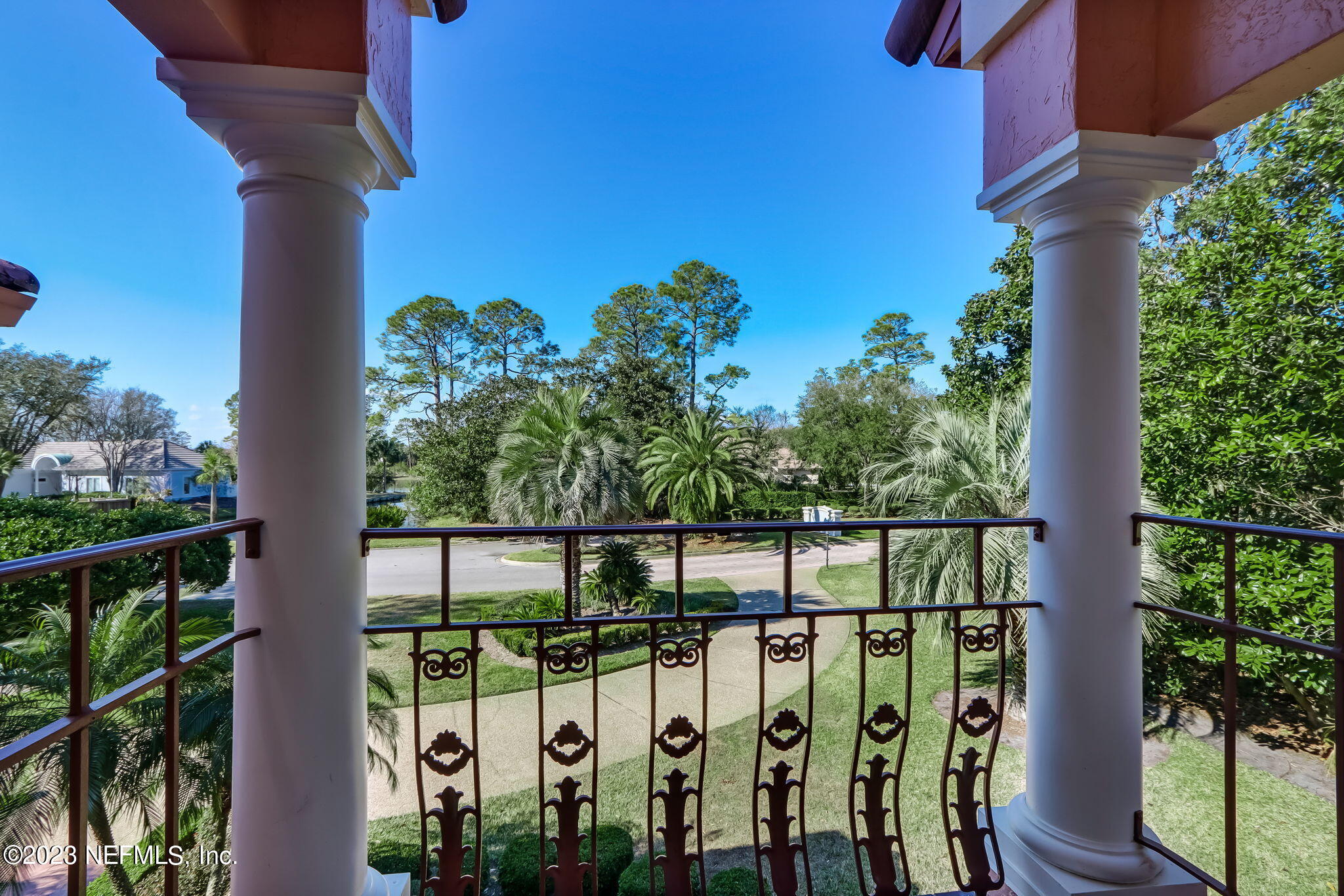 105 TEAL POINTE LN