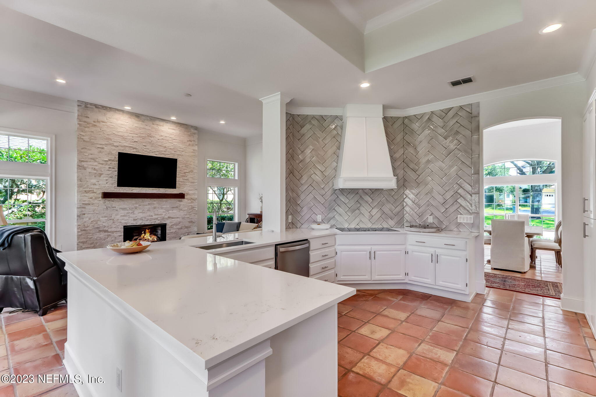 1220 SALT CREEK ISLAND DR