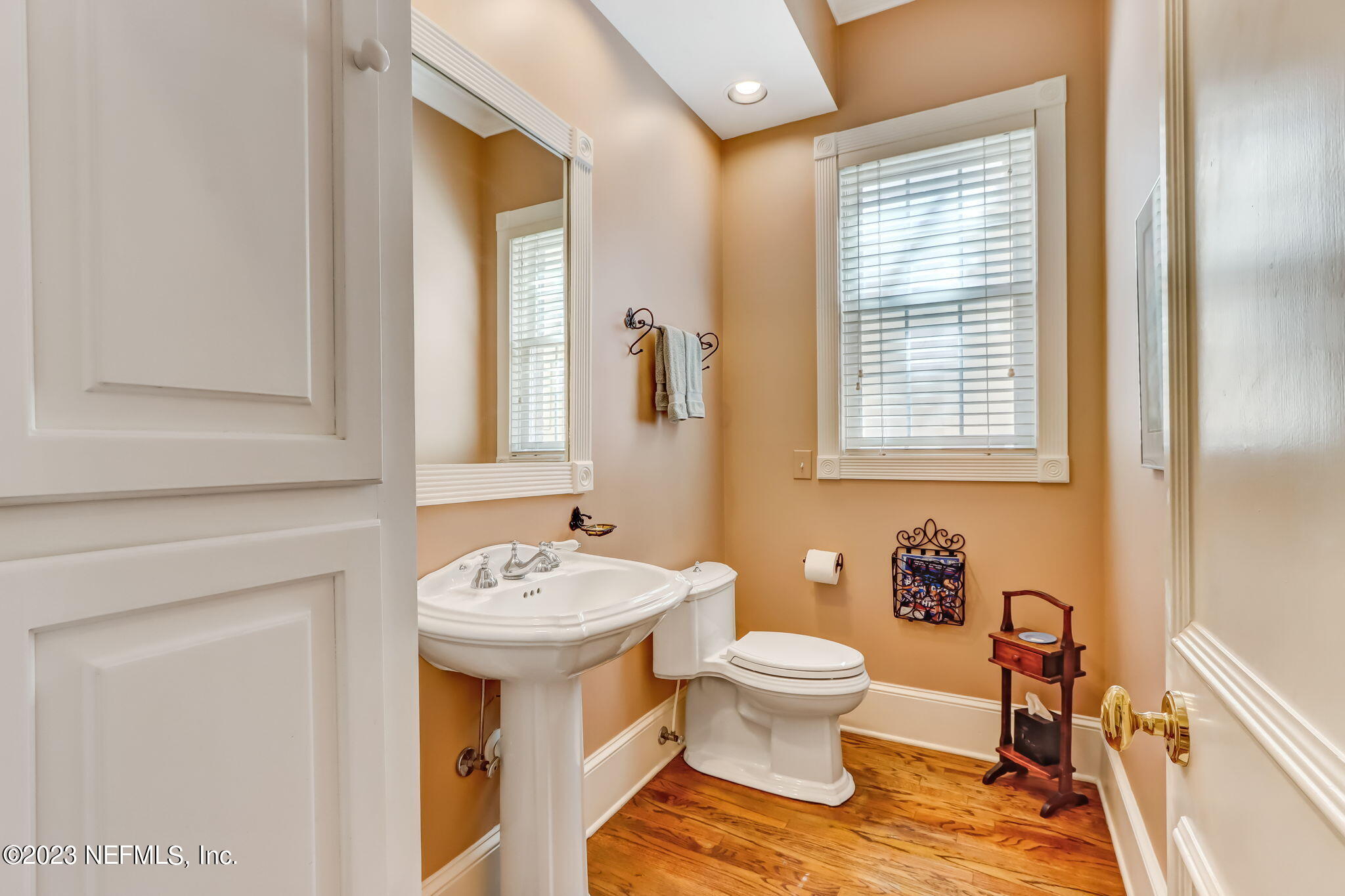 111 ANNAPOLIS LN