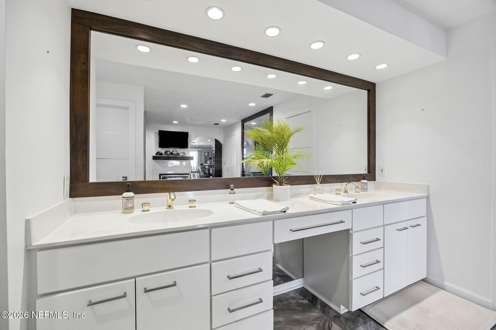 14030 MANDARIN OAKS Lane