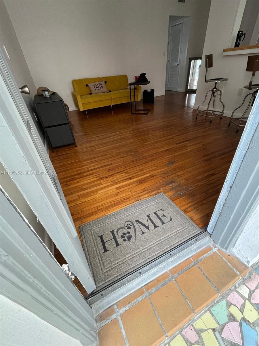 1551 Michigan Avenue 10