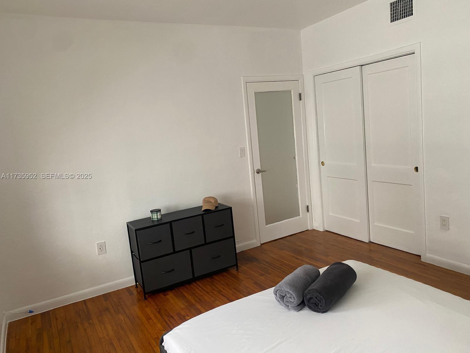 1551 Michigan Avenue 10