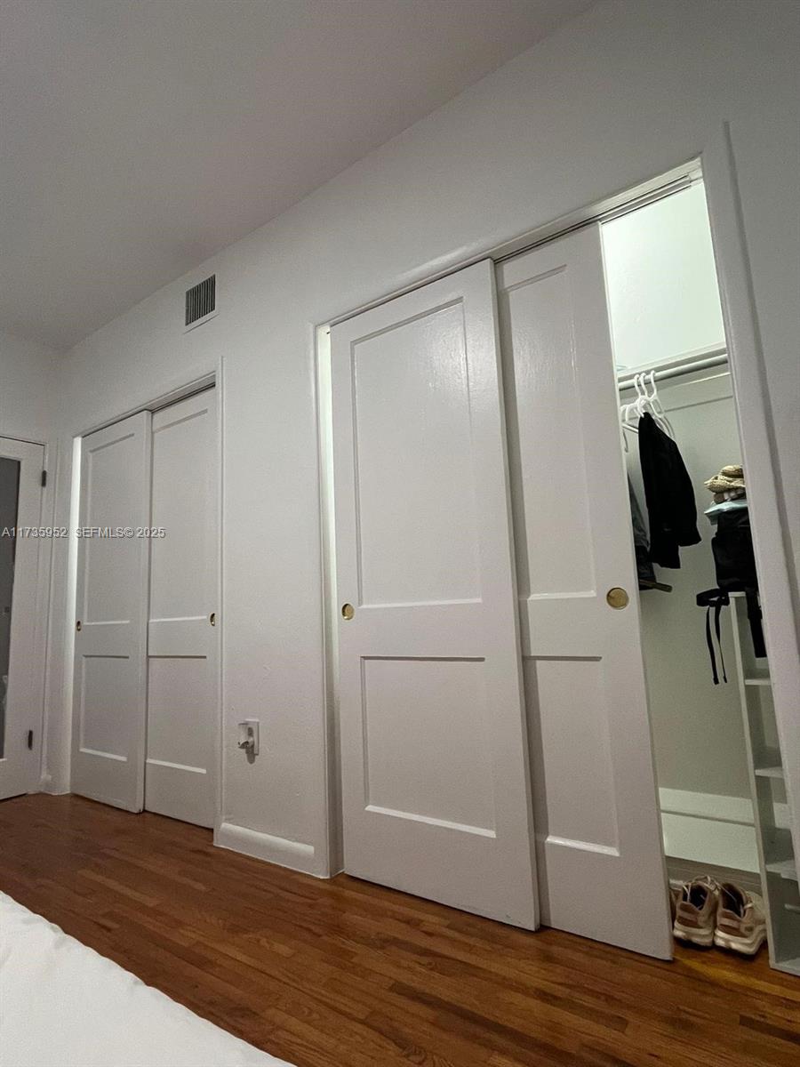 1551 Michigan Avenue 10