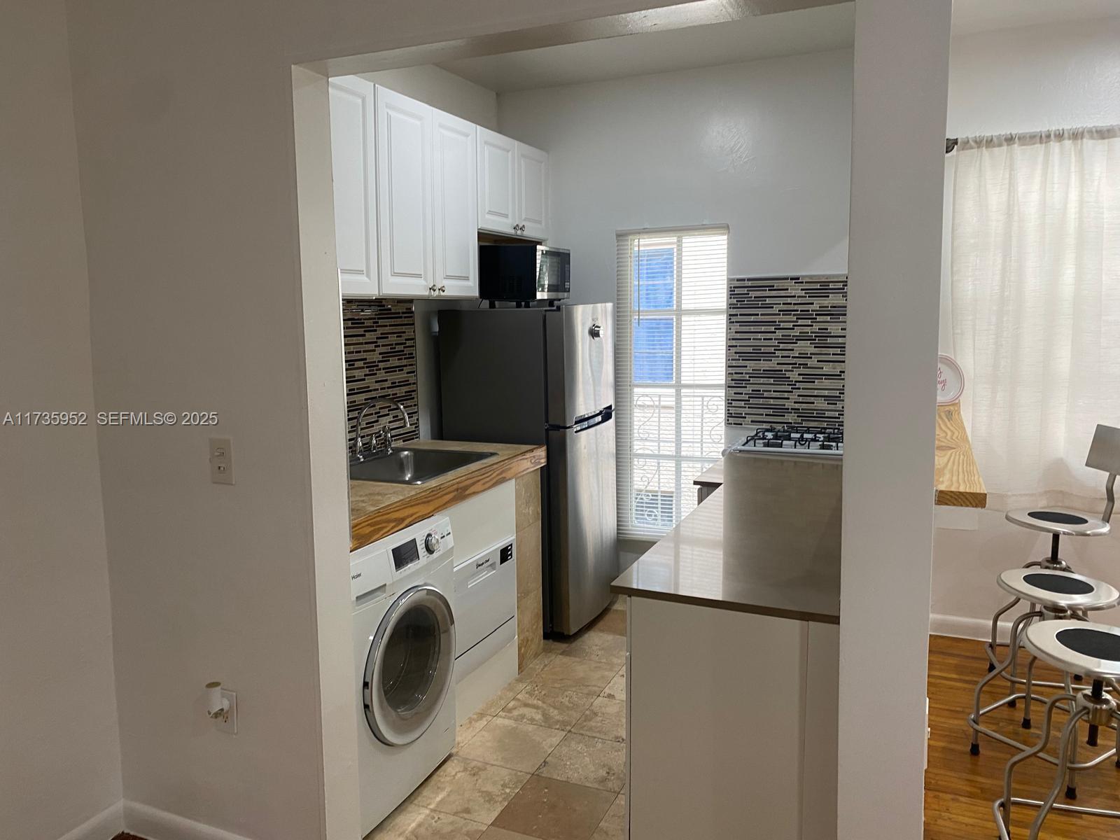 1551 Michigan Avenue 10