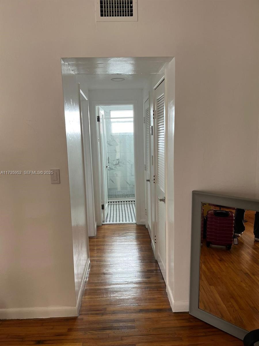 1551 Michigan Avenue 10