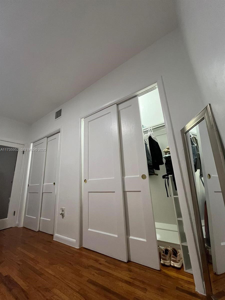 1551 Michigan Avenue 10