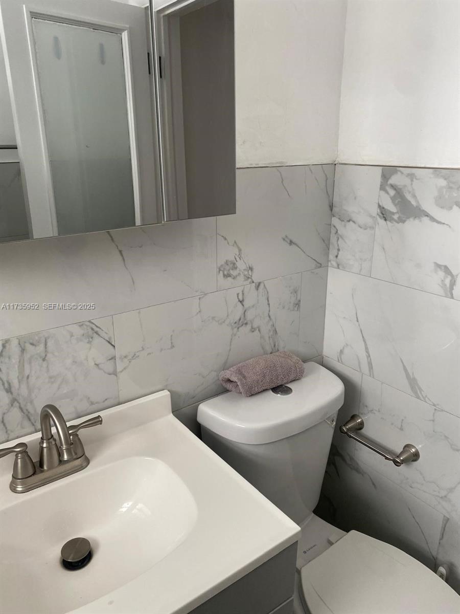 1551 Michigan Avenue 10