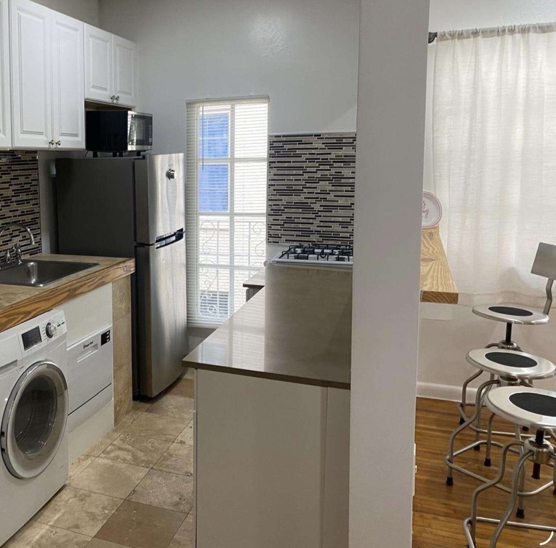 1551 MICHIGAN Avenue 10