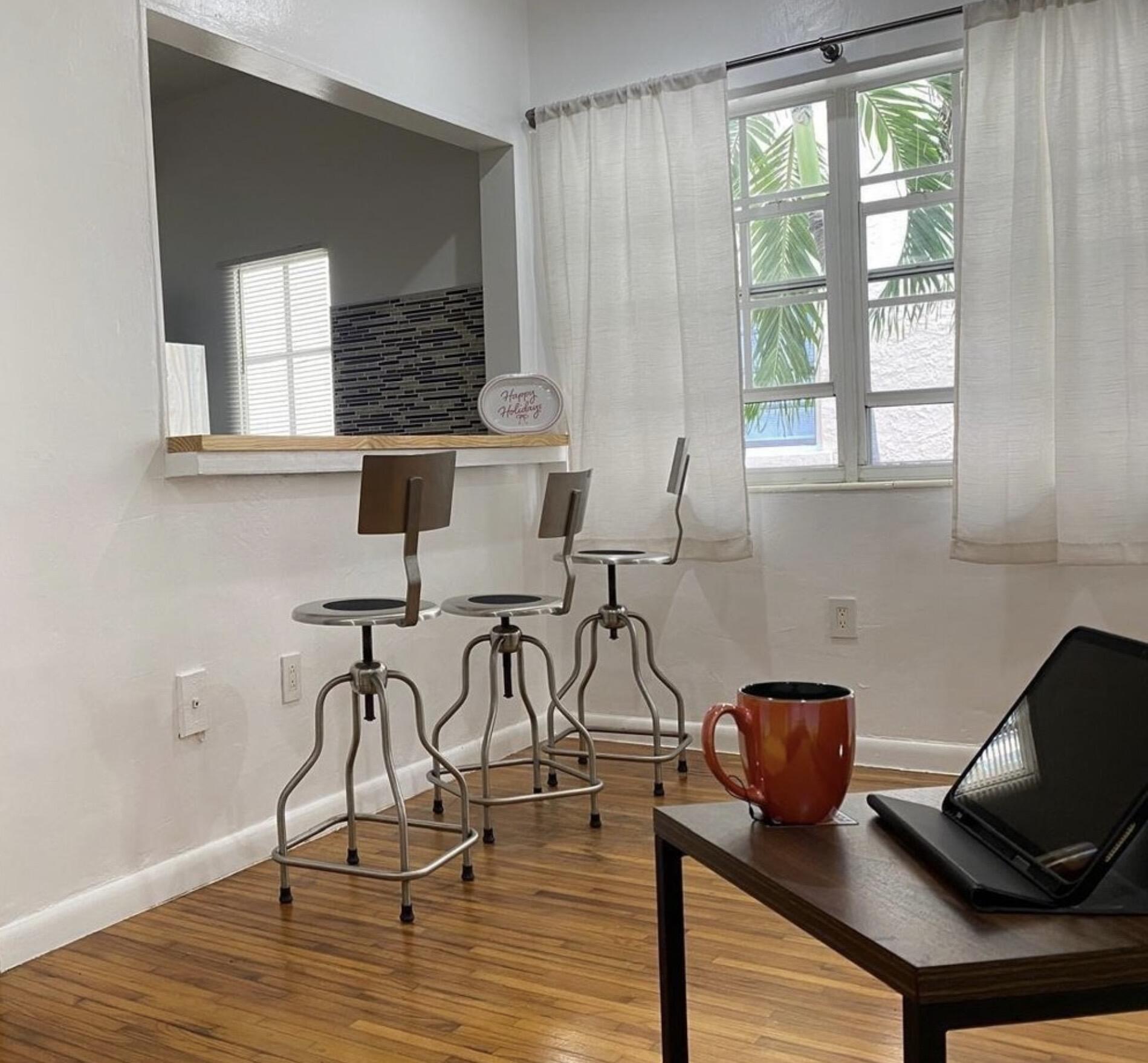 1551 MICHIGAN Avenue 10