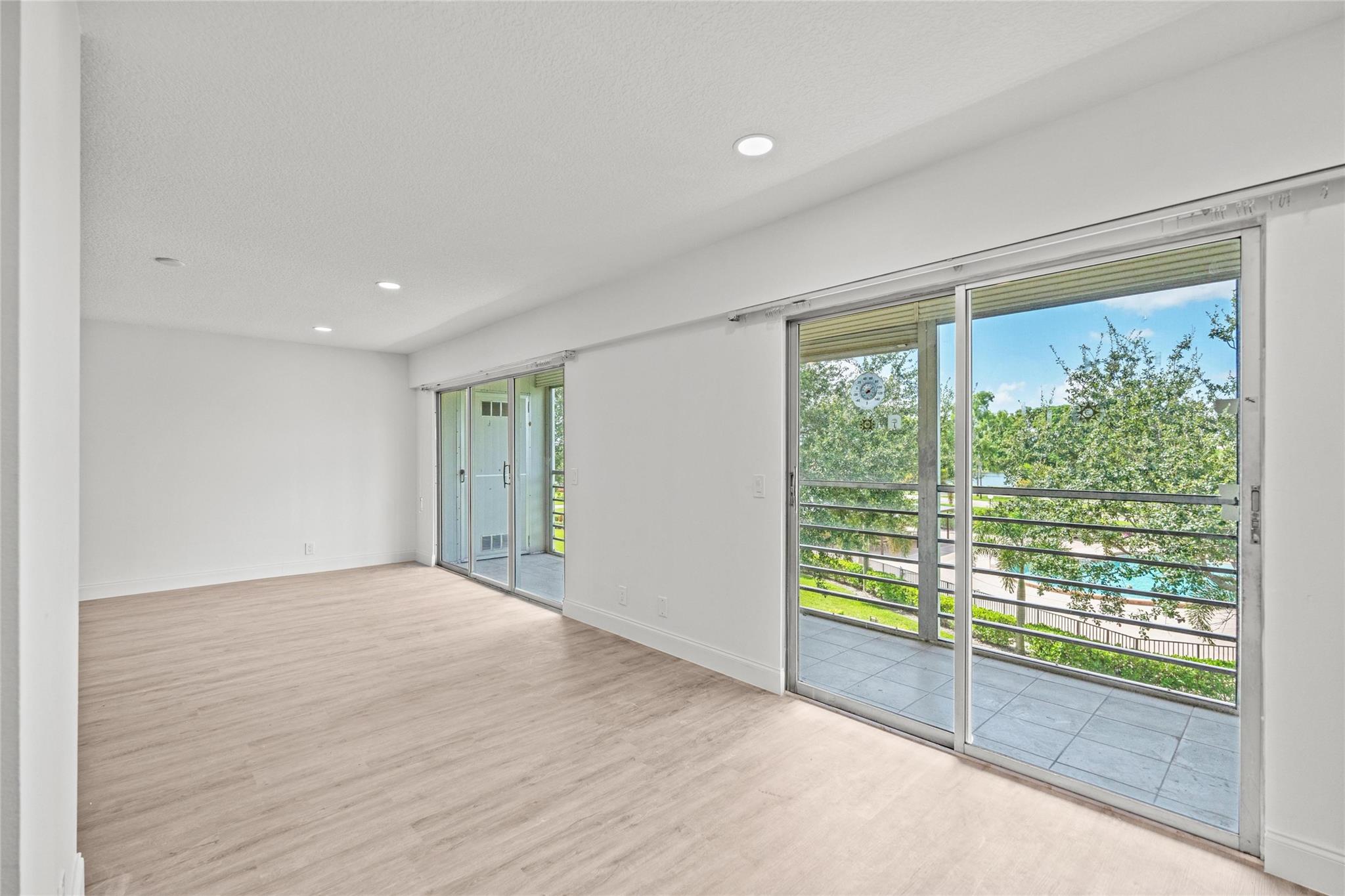 204 Mansfield E 204