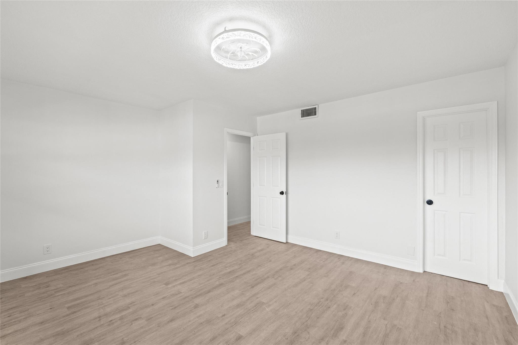 204 Mansfield E 204