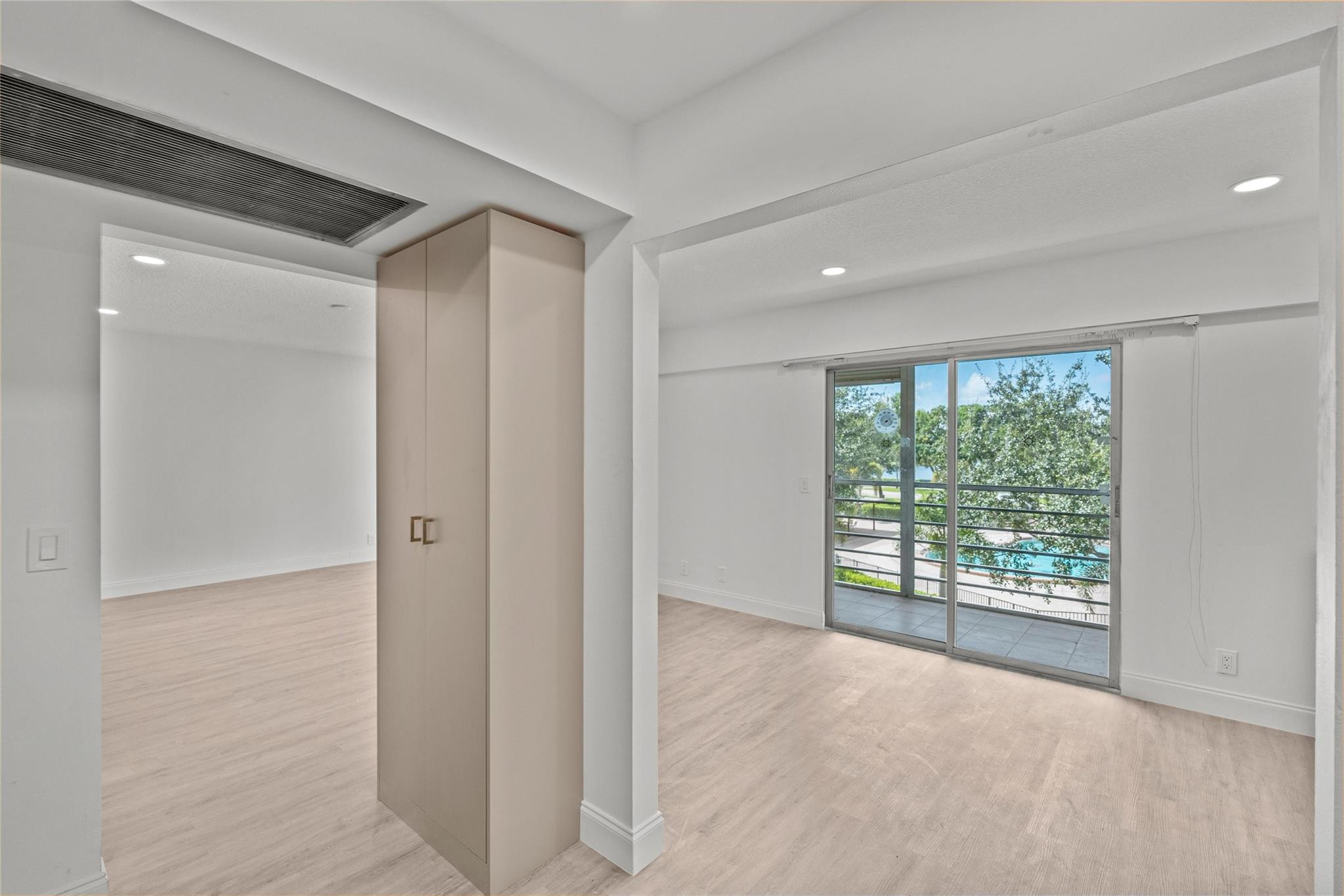 204 Mansfield E 204