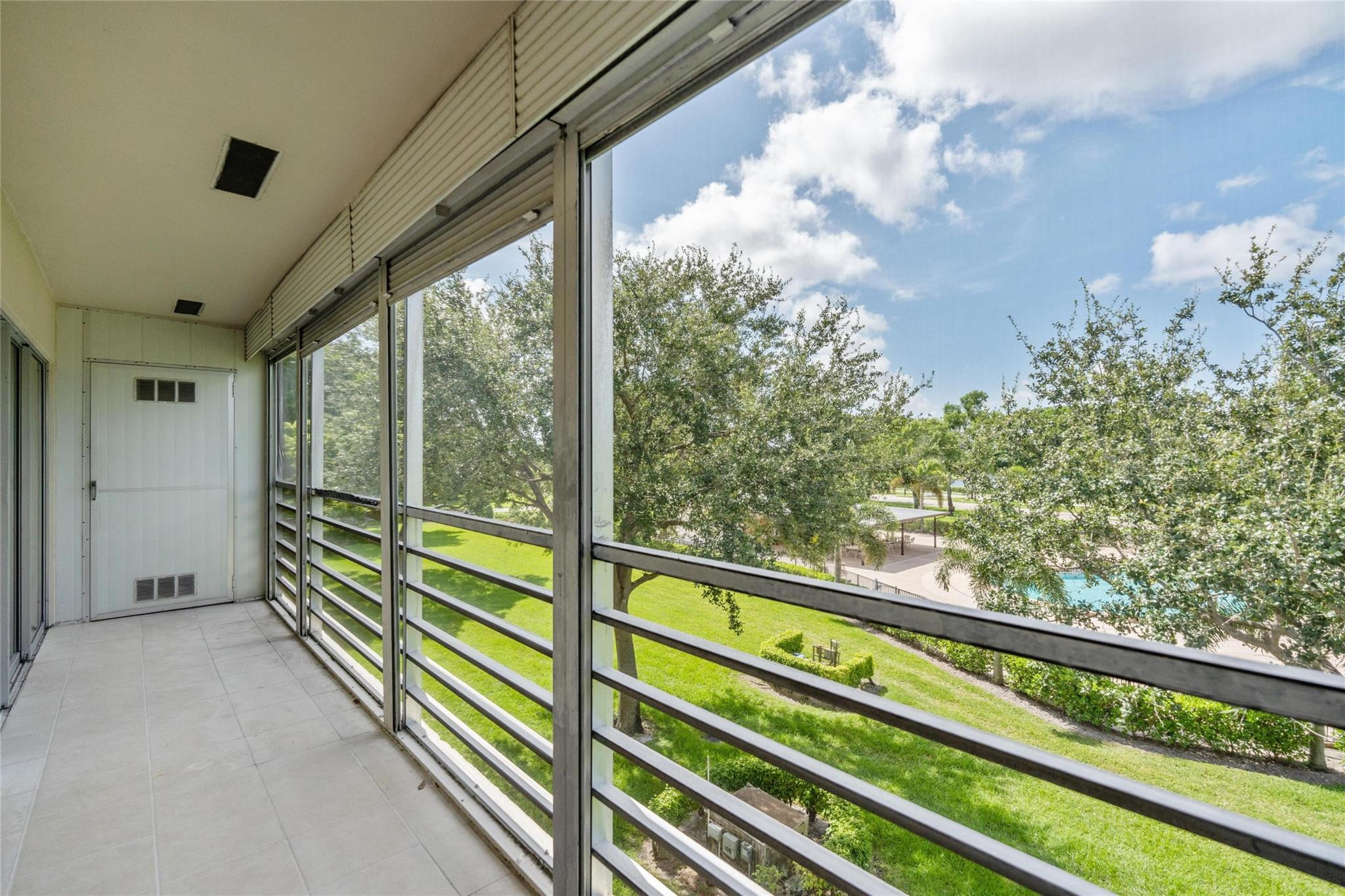 204 Mansfield E 204