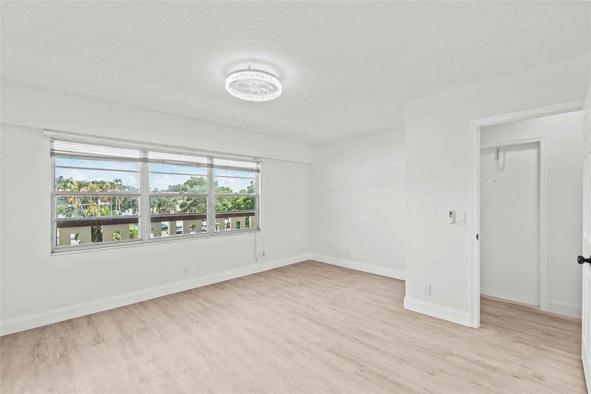 204 Mansfield E 204
