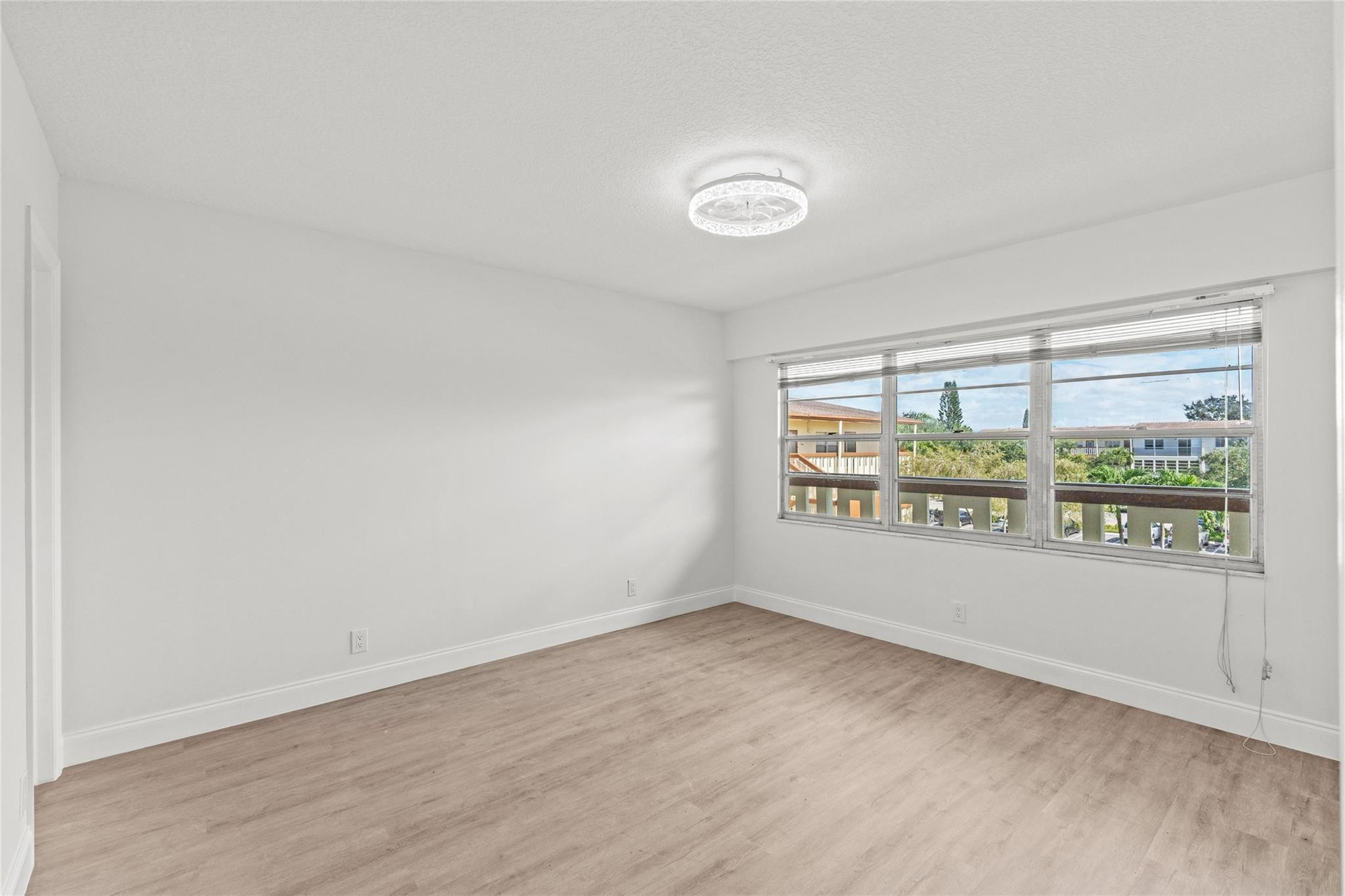 204 Mansfield E 204