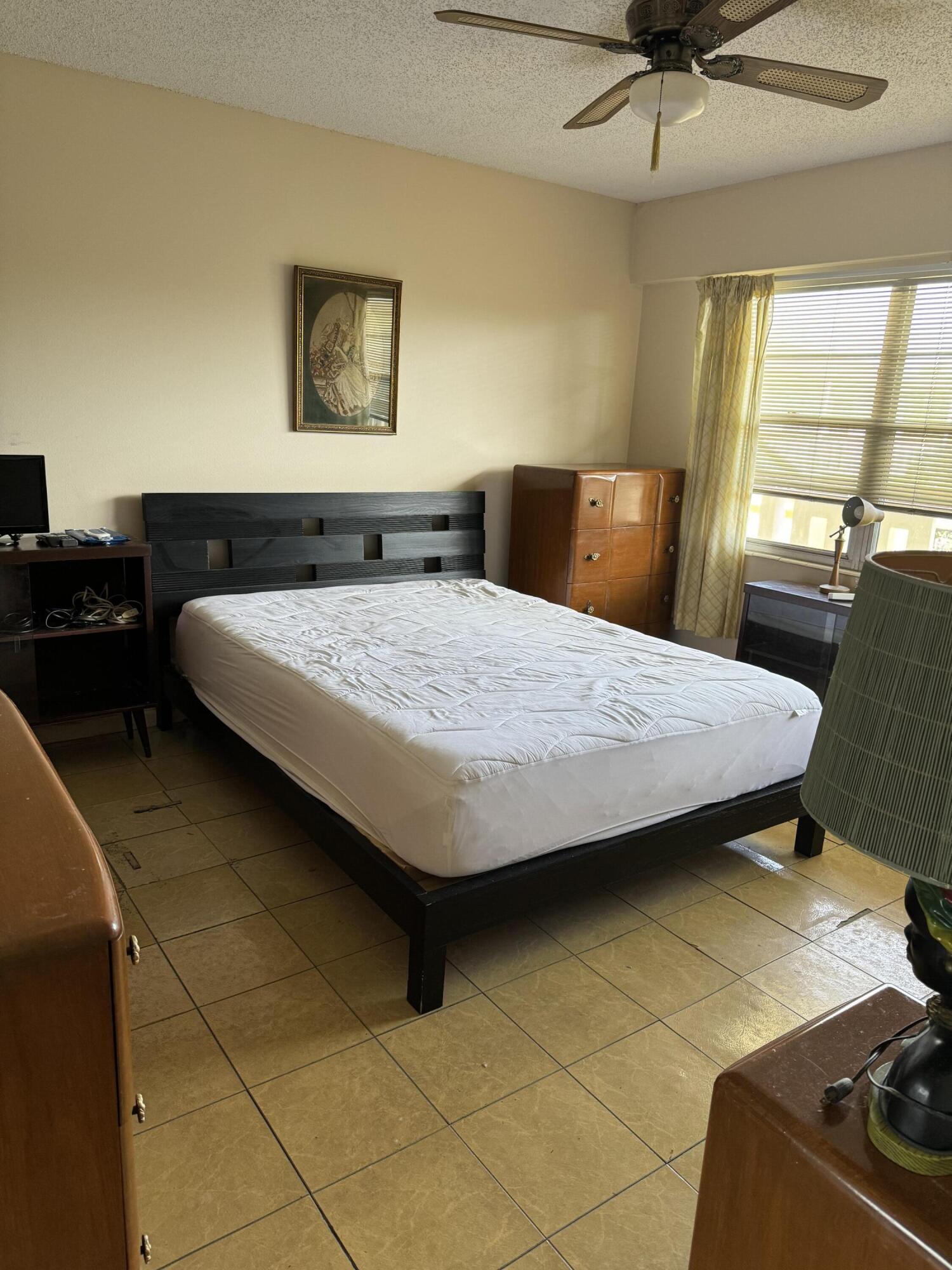 204 Mansfield E 204
