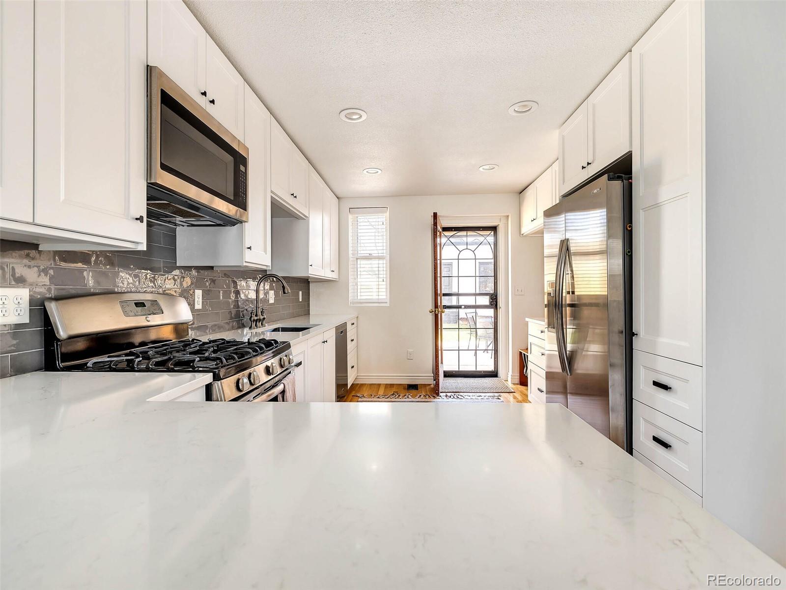 3340 W Hayward Place