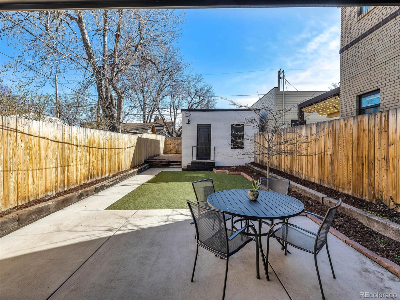3340 W Hayward Place