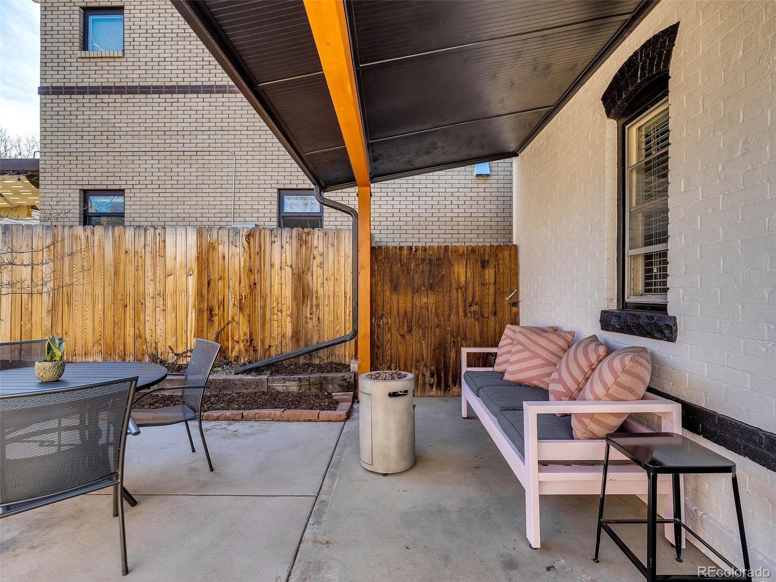 3340 W Hayward Place