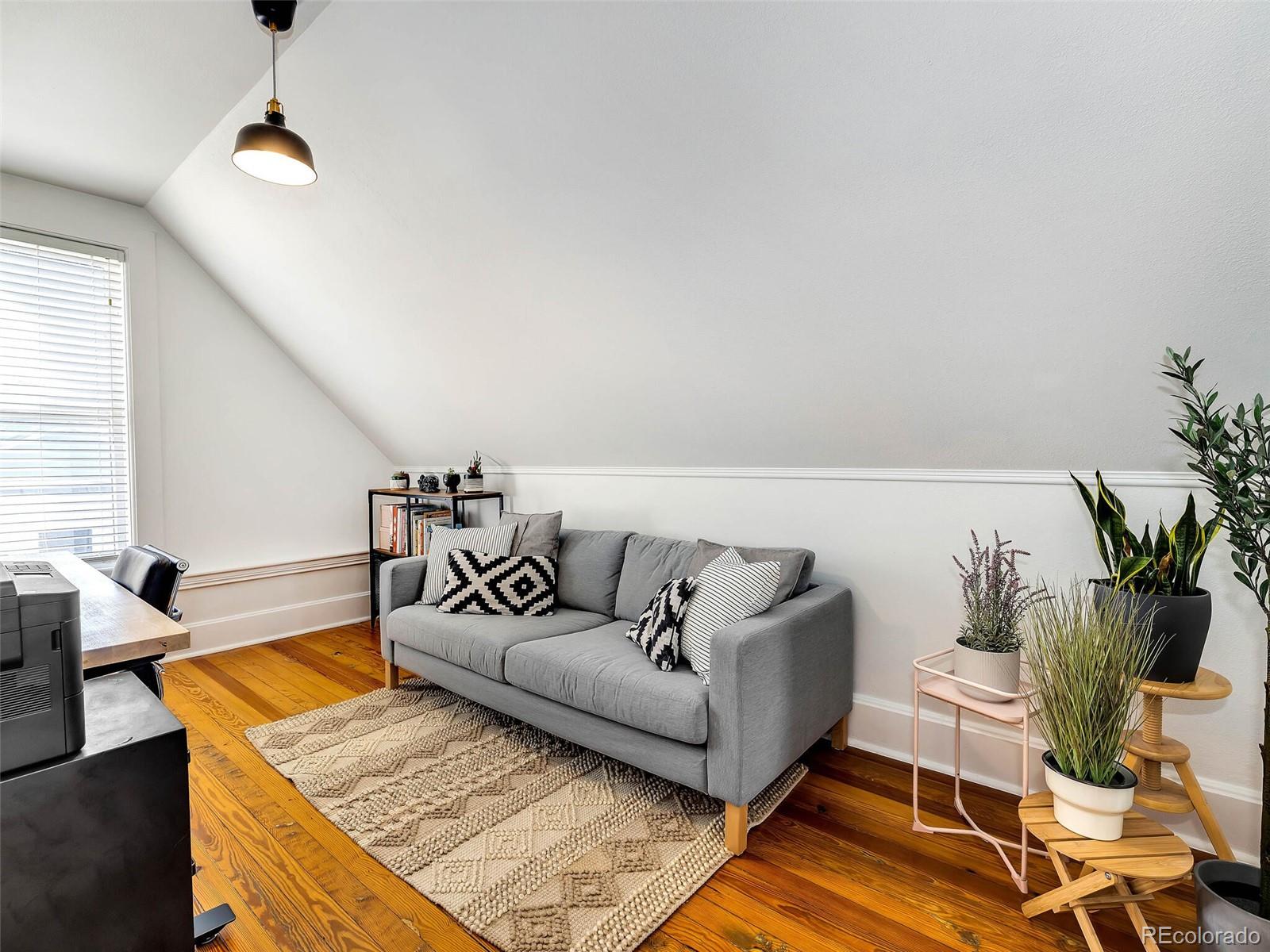 3340 W Hayward Place