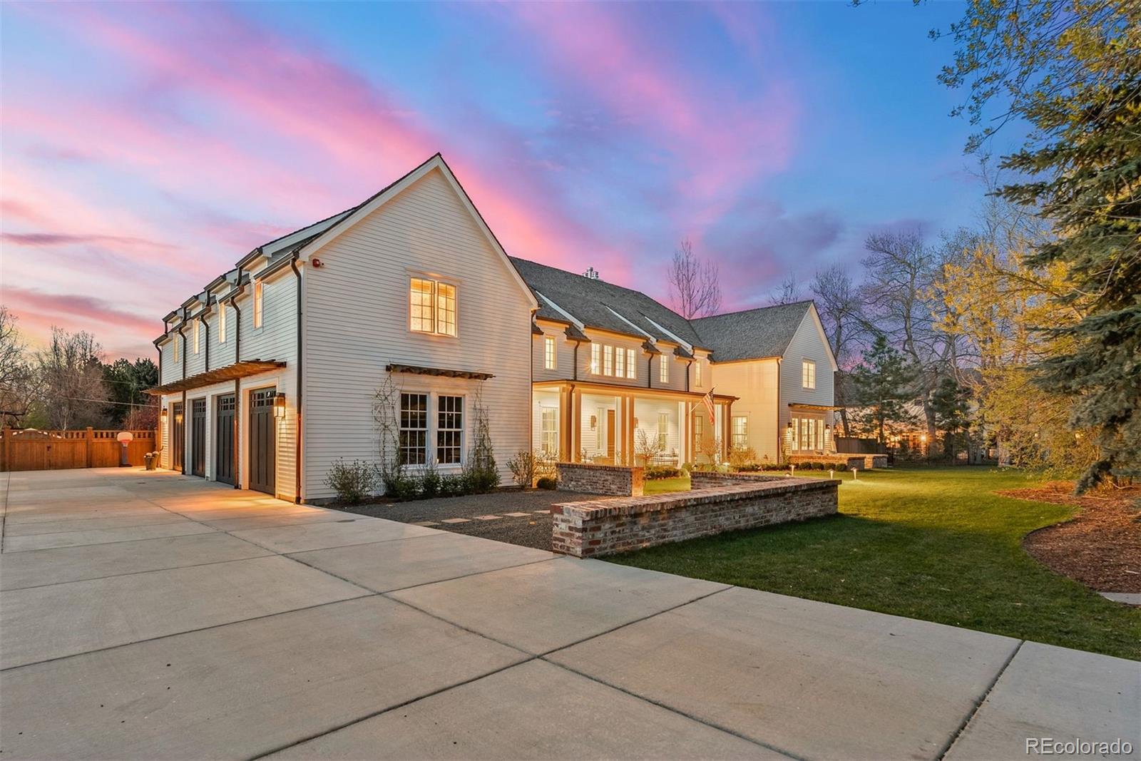 12 Viking Drive