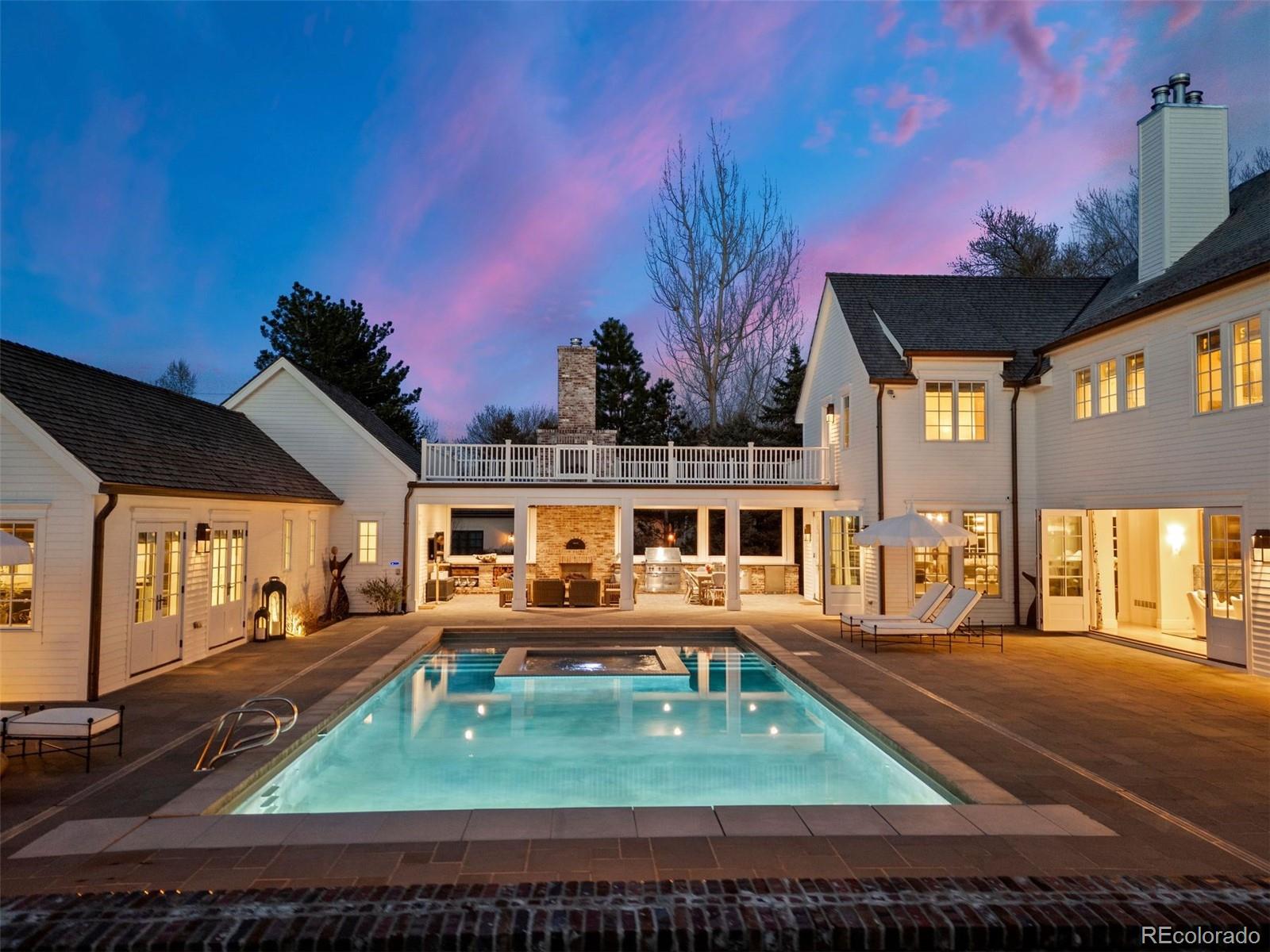 12 Viking Drive