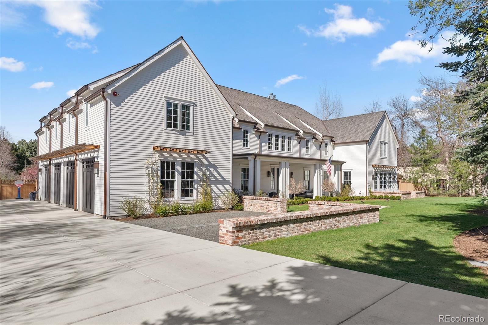 12 Viking Drive