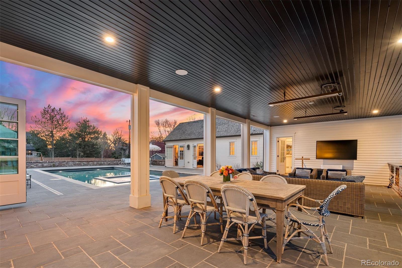12 Viking Drive