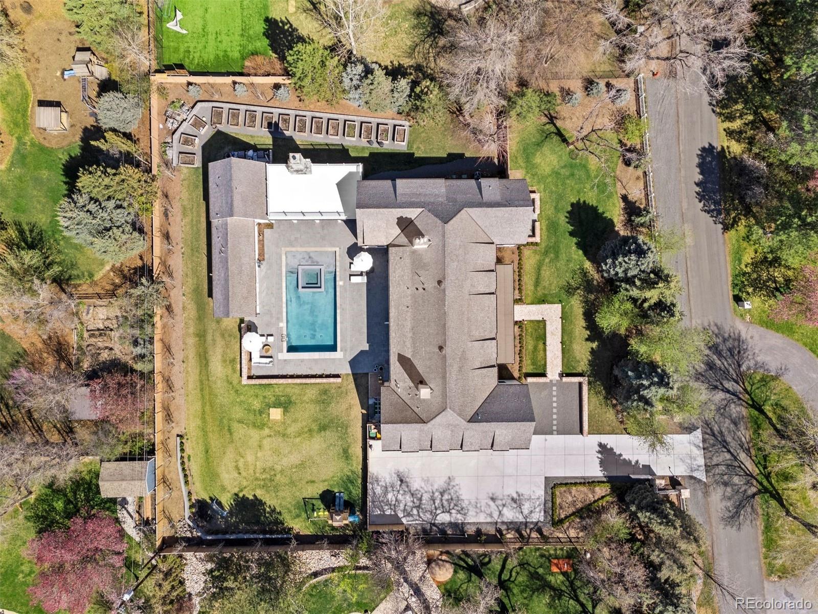 12 Viking Drive