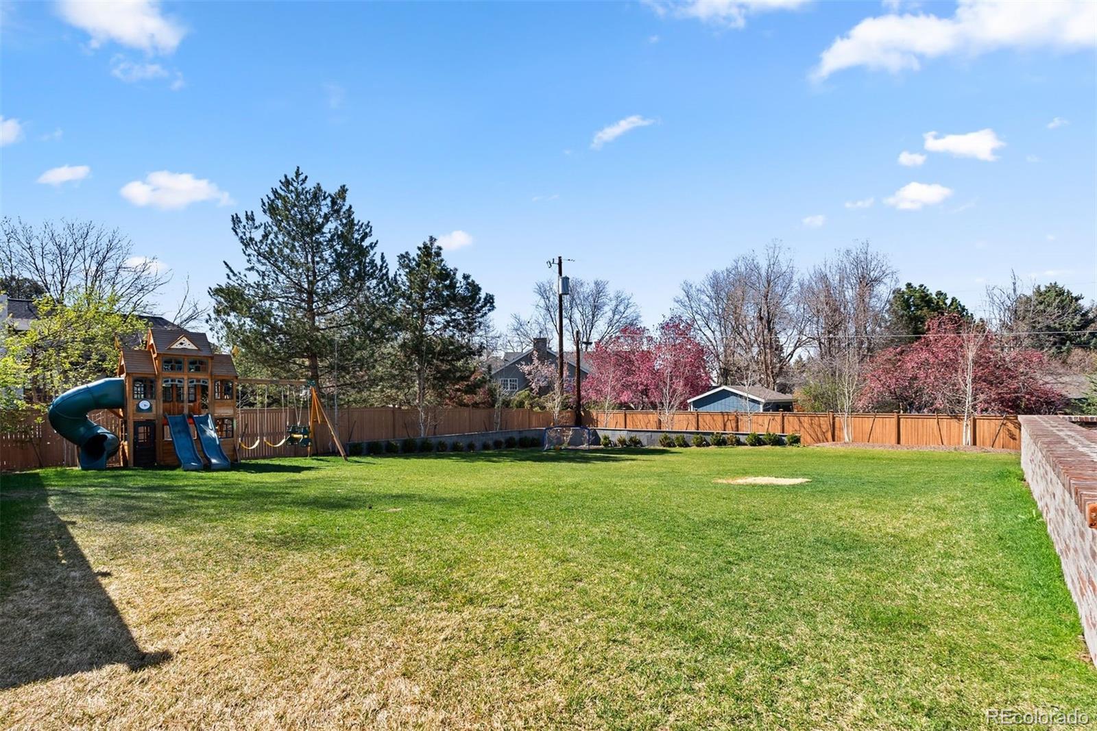 12 Viking Drive
