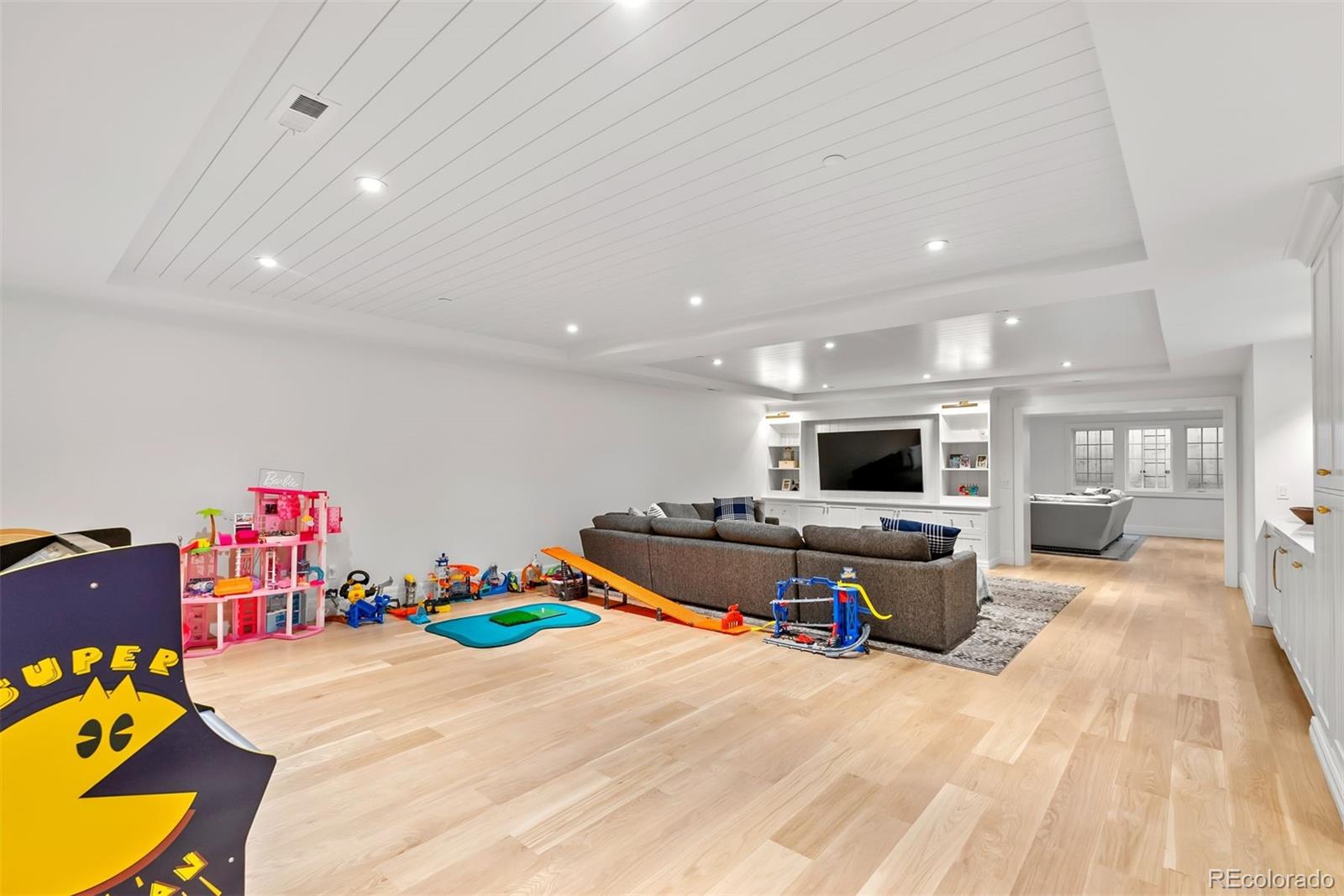 12 Viking Drive