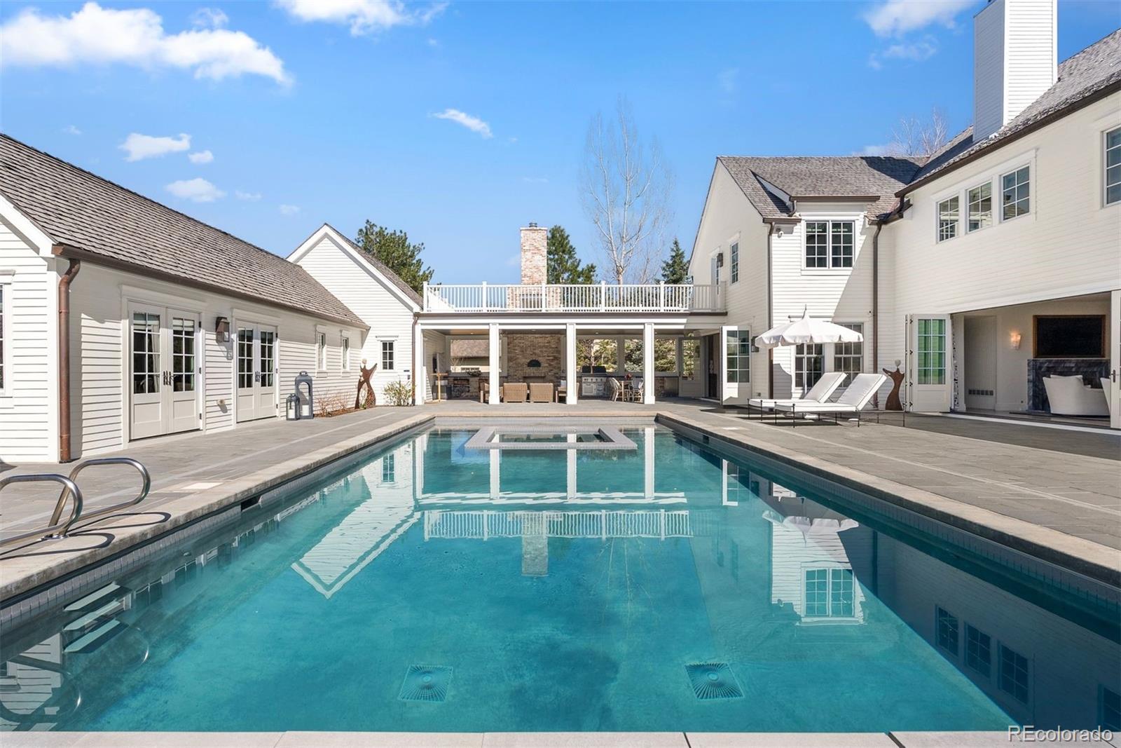 12 Viking Drive