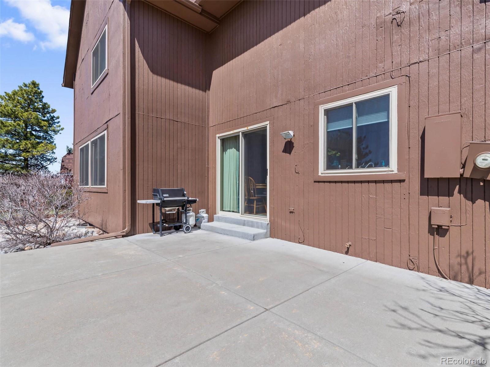 8166 W Geddes Avenue